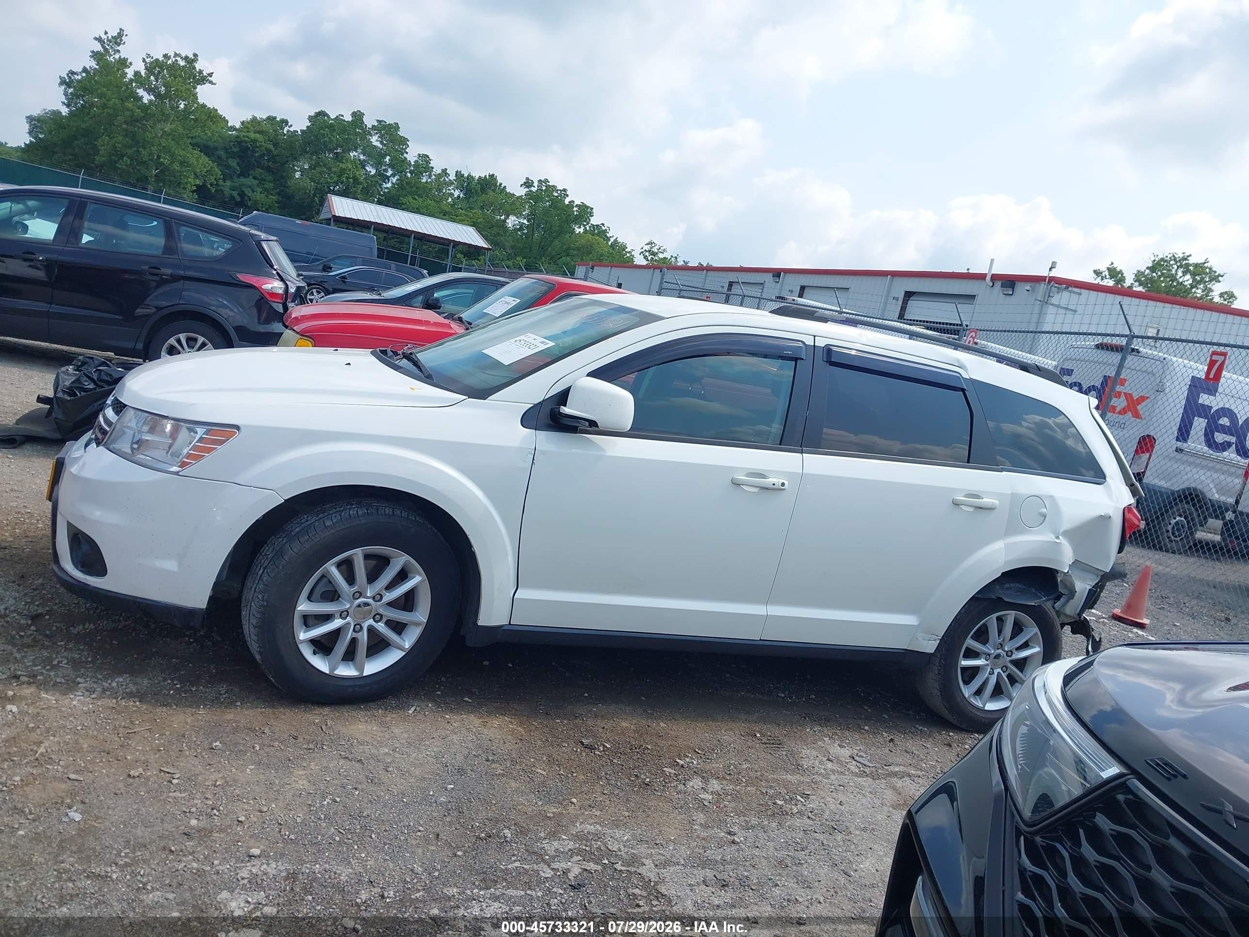2015 Dodge Journey Sxt Белый vin: 3C4PDCBB9FT569007