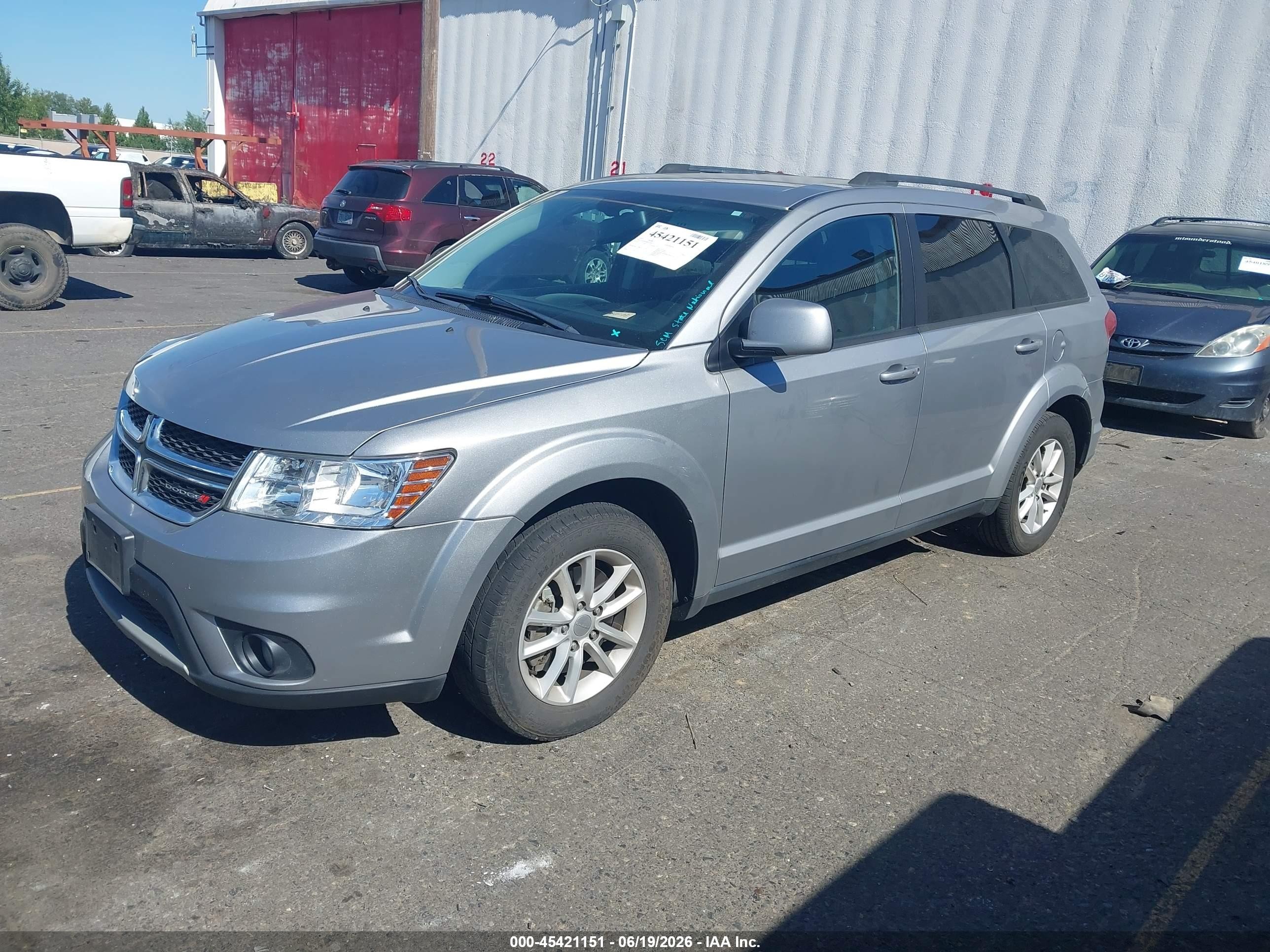 2015 Dodge Journey Sxt Silver vin: 3C4PDCBB9FT632106