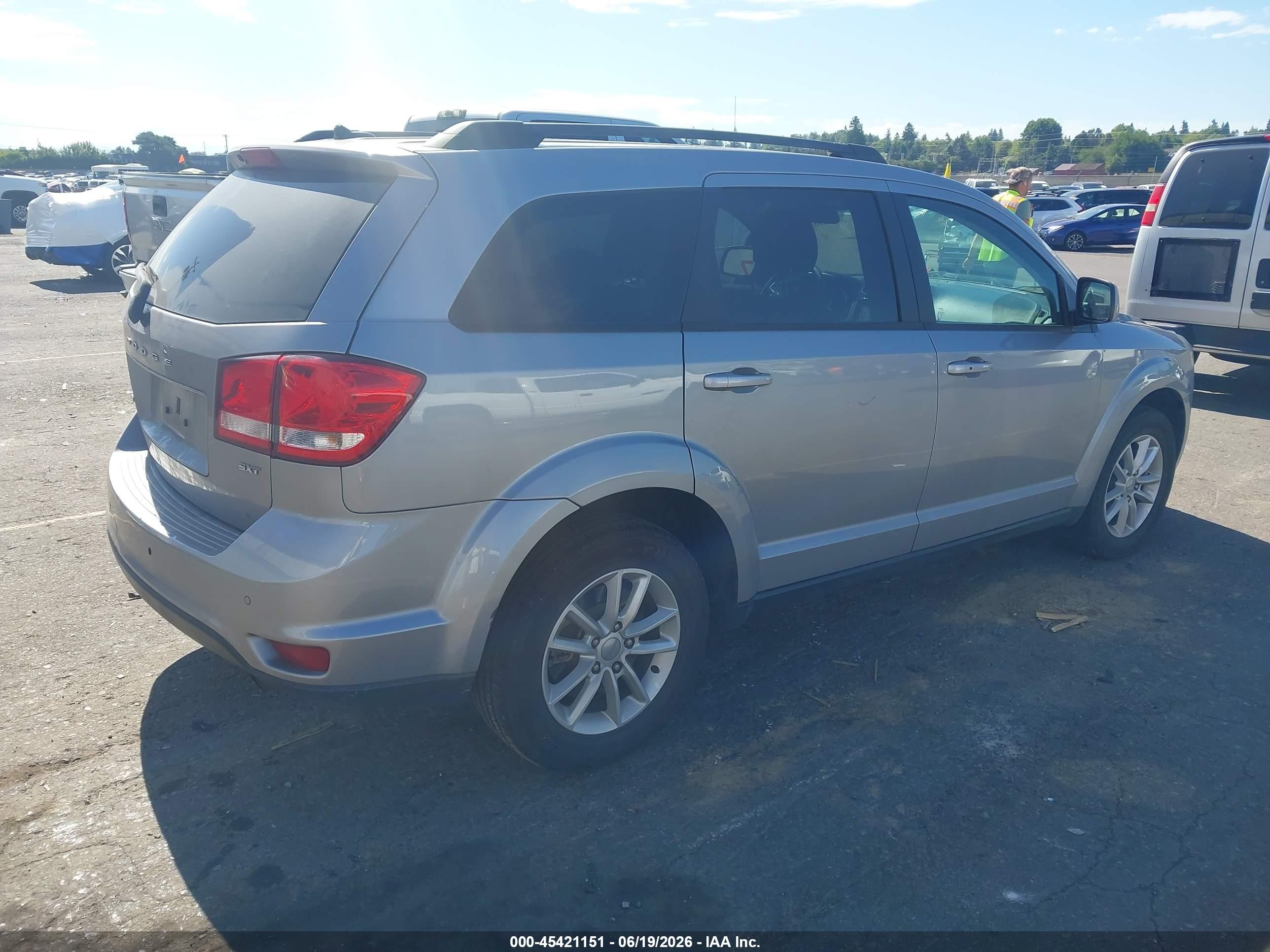 2015 Dodge Journey Sxt Silver vin: 3C4PDCBB9FT632106