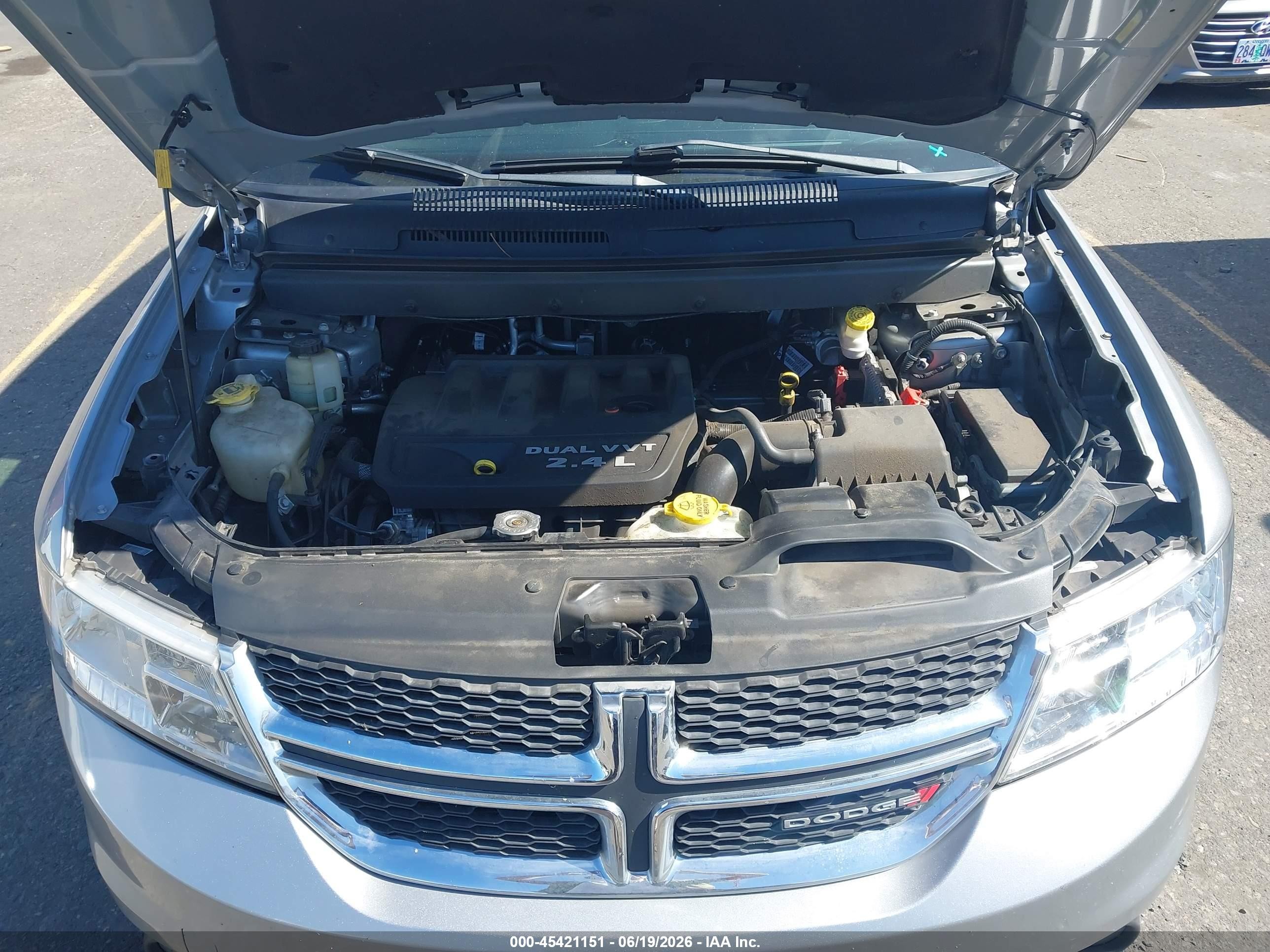 2015 Dodge Journey Sxt Silver vin: 3C4PDCBB9FT632106