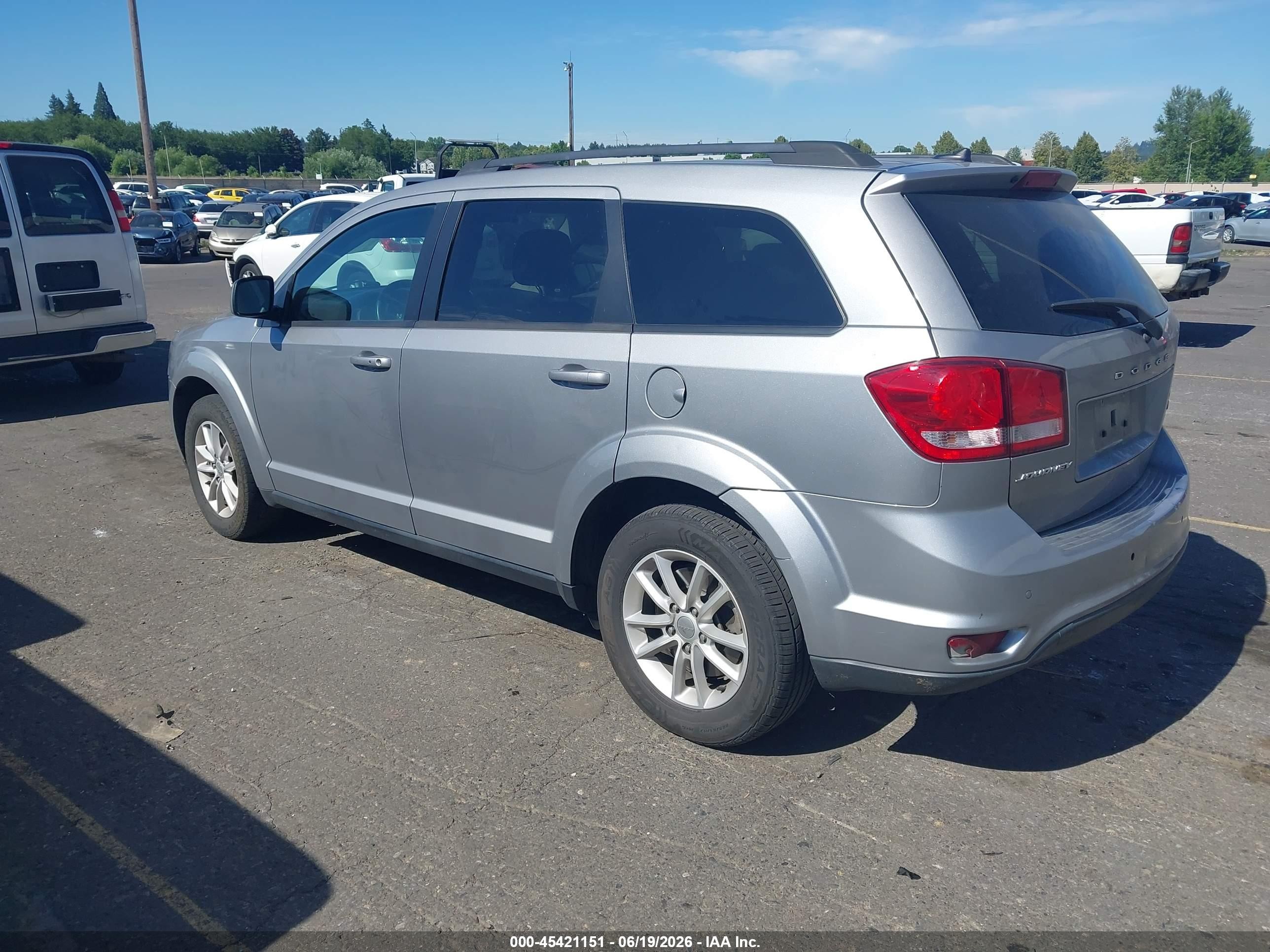 2015 Dodge Journey Sxt Silver vin: 3C4PDCBB9FT632106