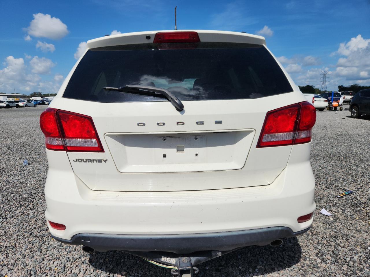 2013 Dodge Journey Sxt White vin: 3C4PDCBG0DT695894
