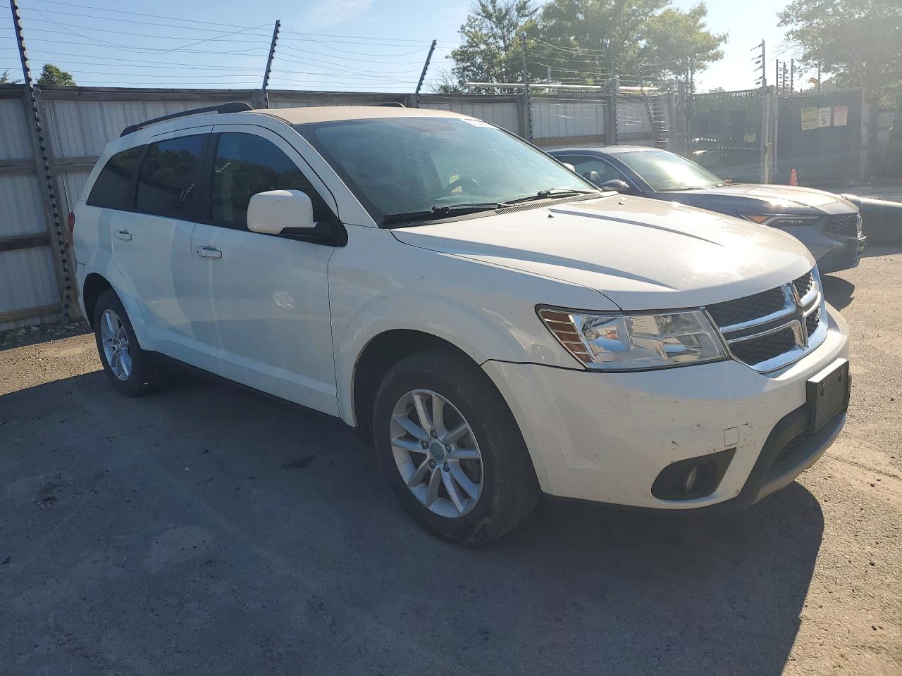 2015 Dodge Journey Sxt White vin: 3C4PDCBG0FT742845