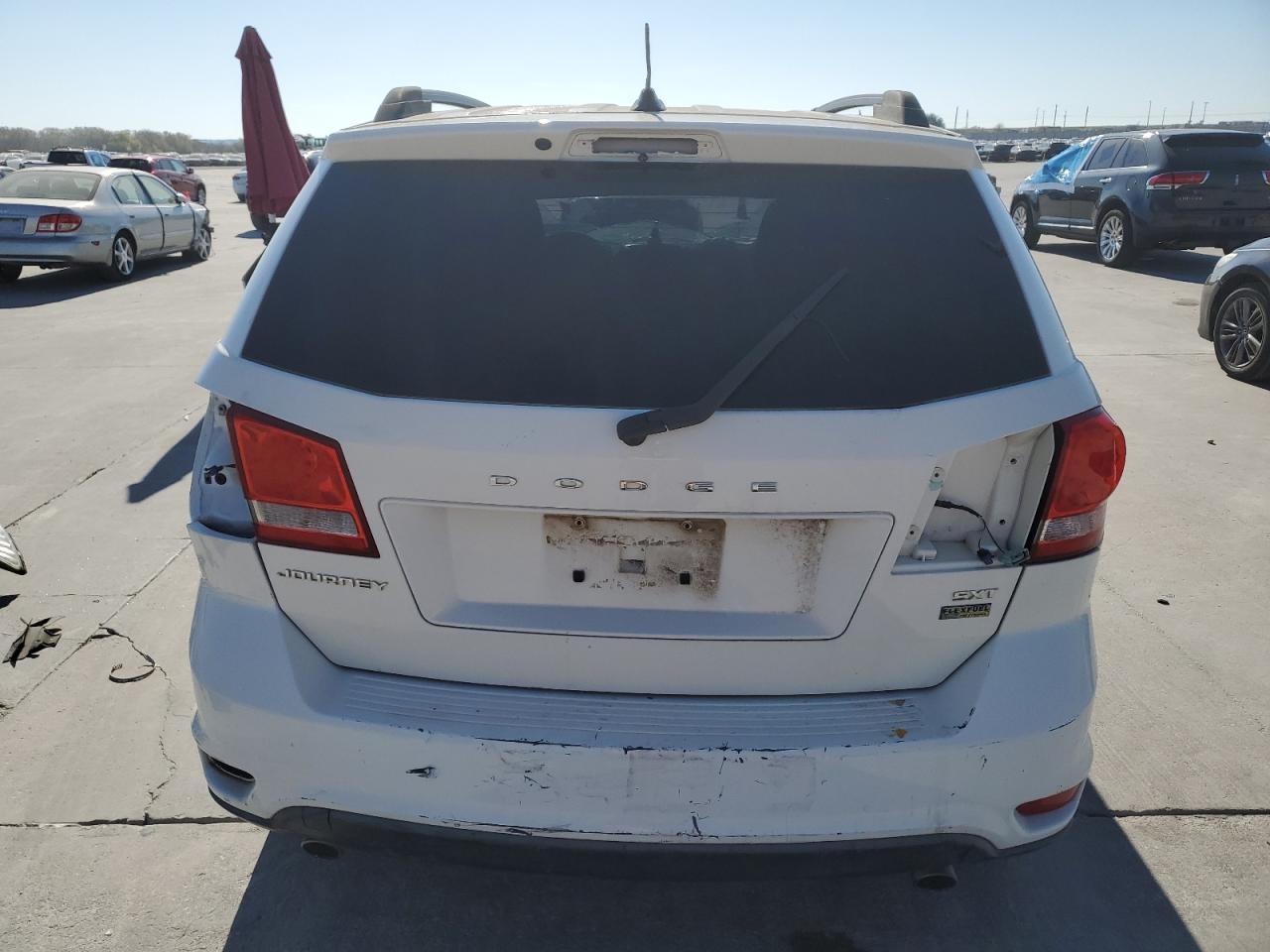 2012 Dodge Journey Sxt White vin: 3C4PDCBG1CT324189