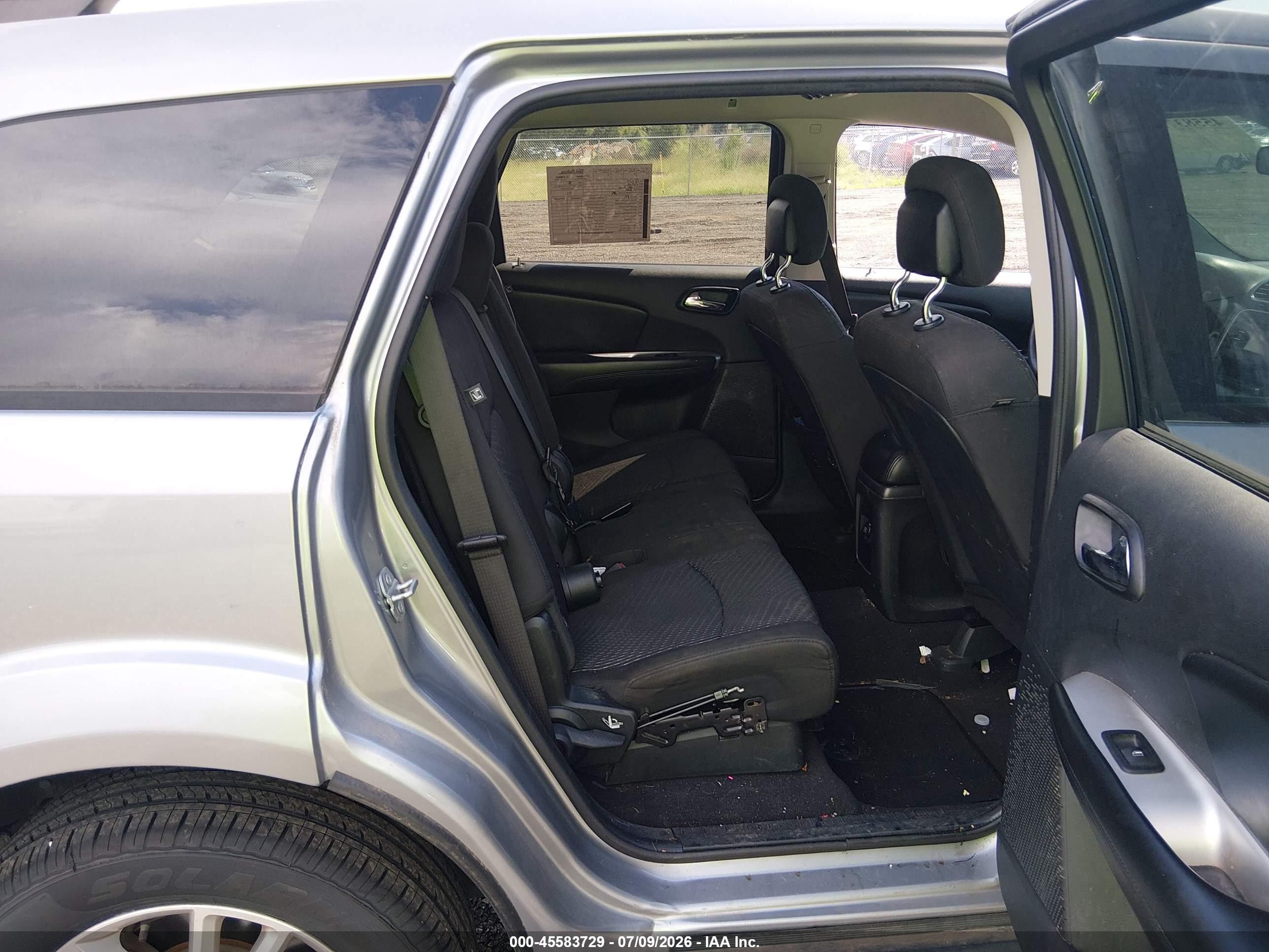 2015 Dodge Journey Sxt Silver vin: 3C4PDCBG1FT743180