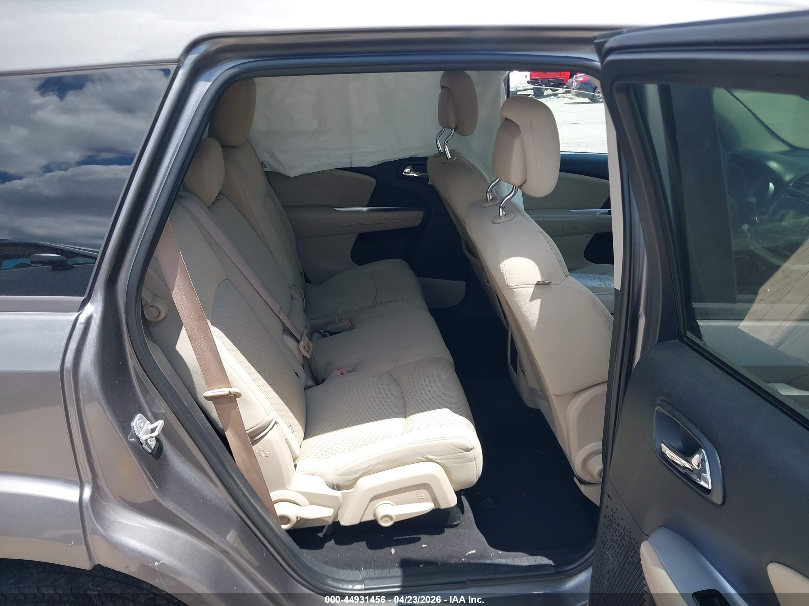 2013 Dodge Journey Sxt Silver vin: 3C4PDCBG5DT571037
