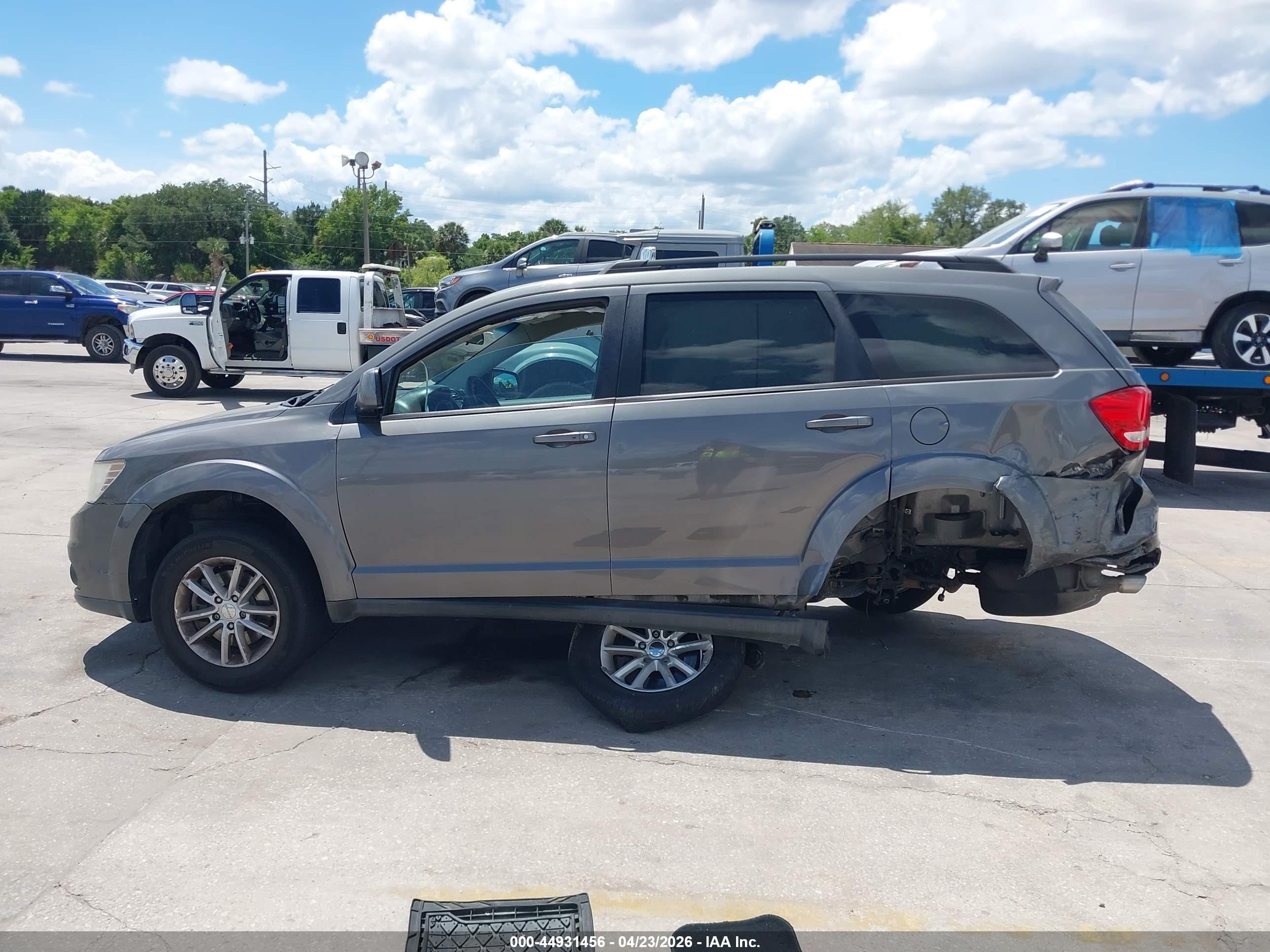 2013 Dodge Journey Sxt Silver vin: 3C4PDCBG5DT571037