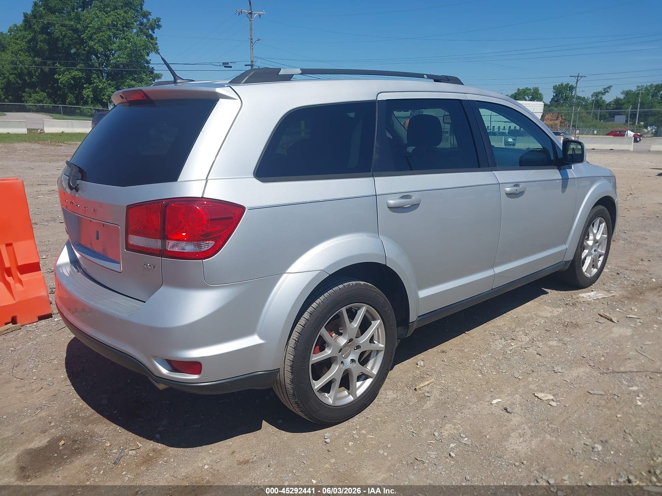 2014 Dodge Journey Sxt Silver vin: 3C4PDCBG7ET227047