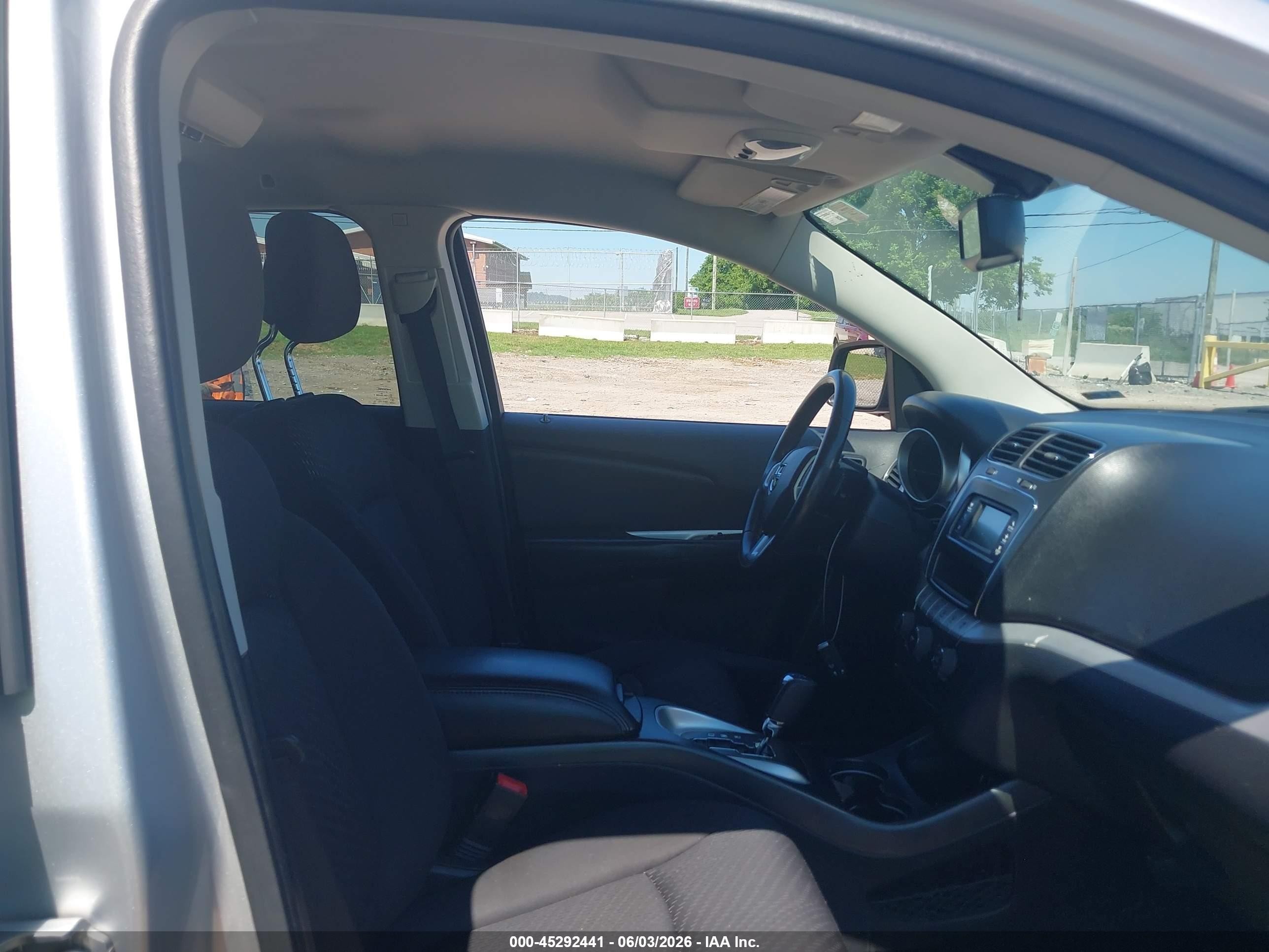 2014 Dodge Journey Sxt Silver vin: 3C4PDCBG7ET227047