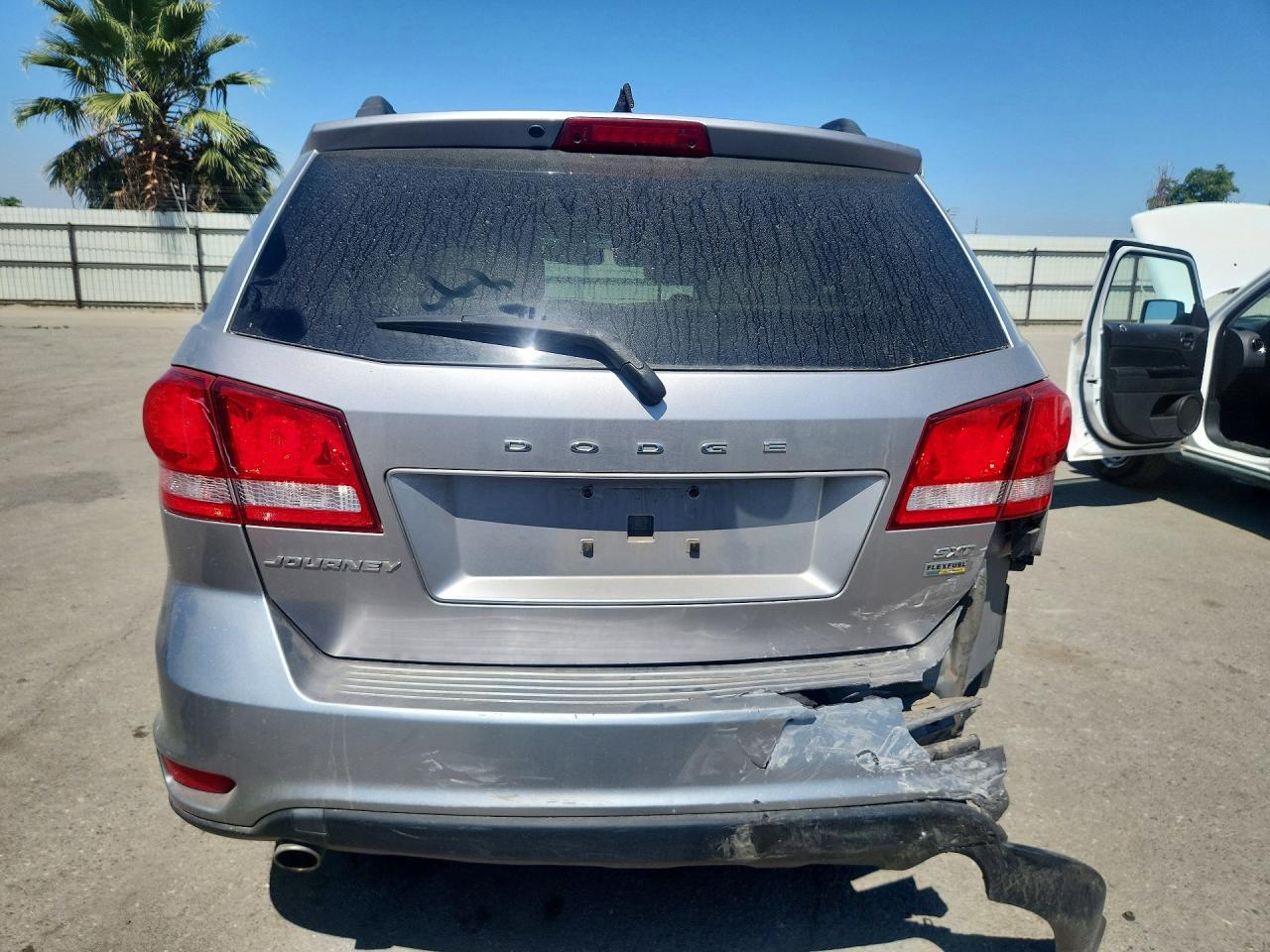 2015 Dodge Journey Sxt Серебряный vin: 3C4PDCBG7FT678450