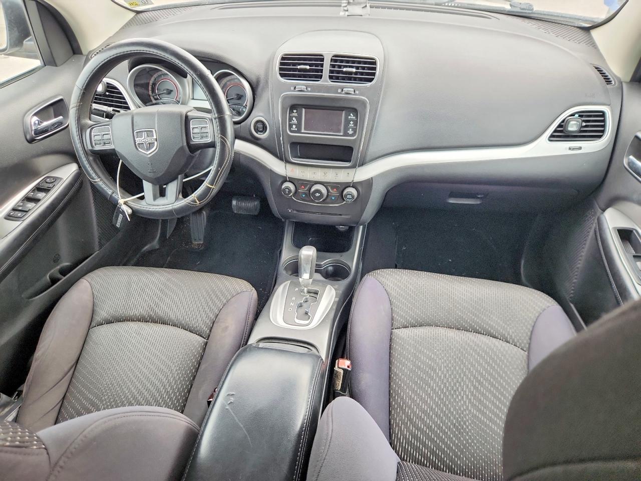 2013 Dodg Journey Silver vin: 3C4PDCBG8DT521586