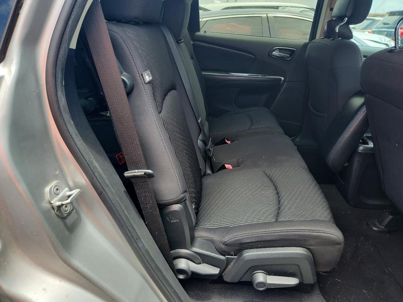 2013 Dodg Journey Silver vin: 3C4PDCBG8DT521586