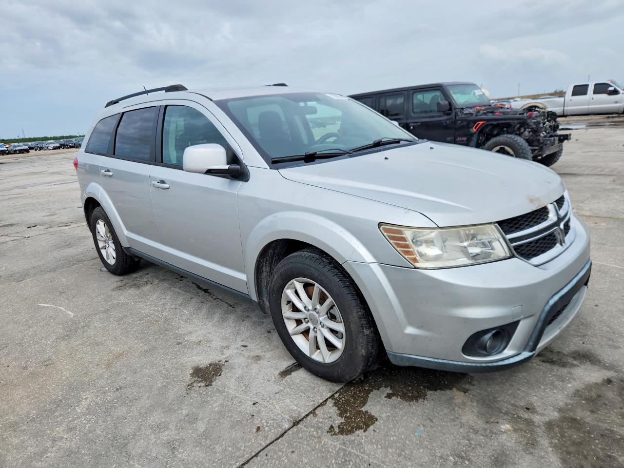2013 Dodg Journey Silver vin: 3C4PDCBG8DT521586