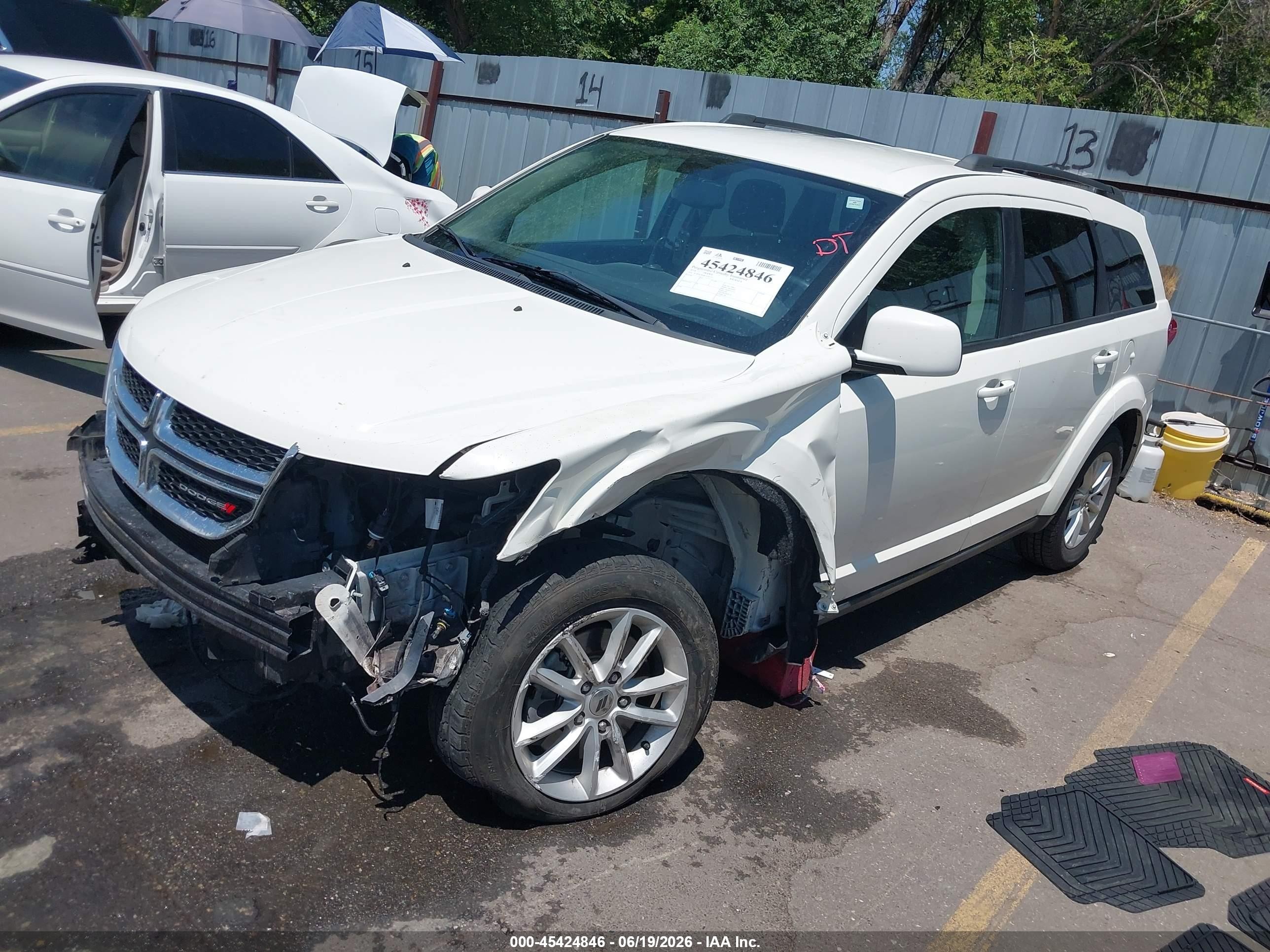 2014 Dodge Journey Sxt White vin: 3C4PDCBG8ET106723
