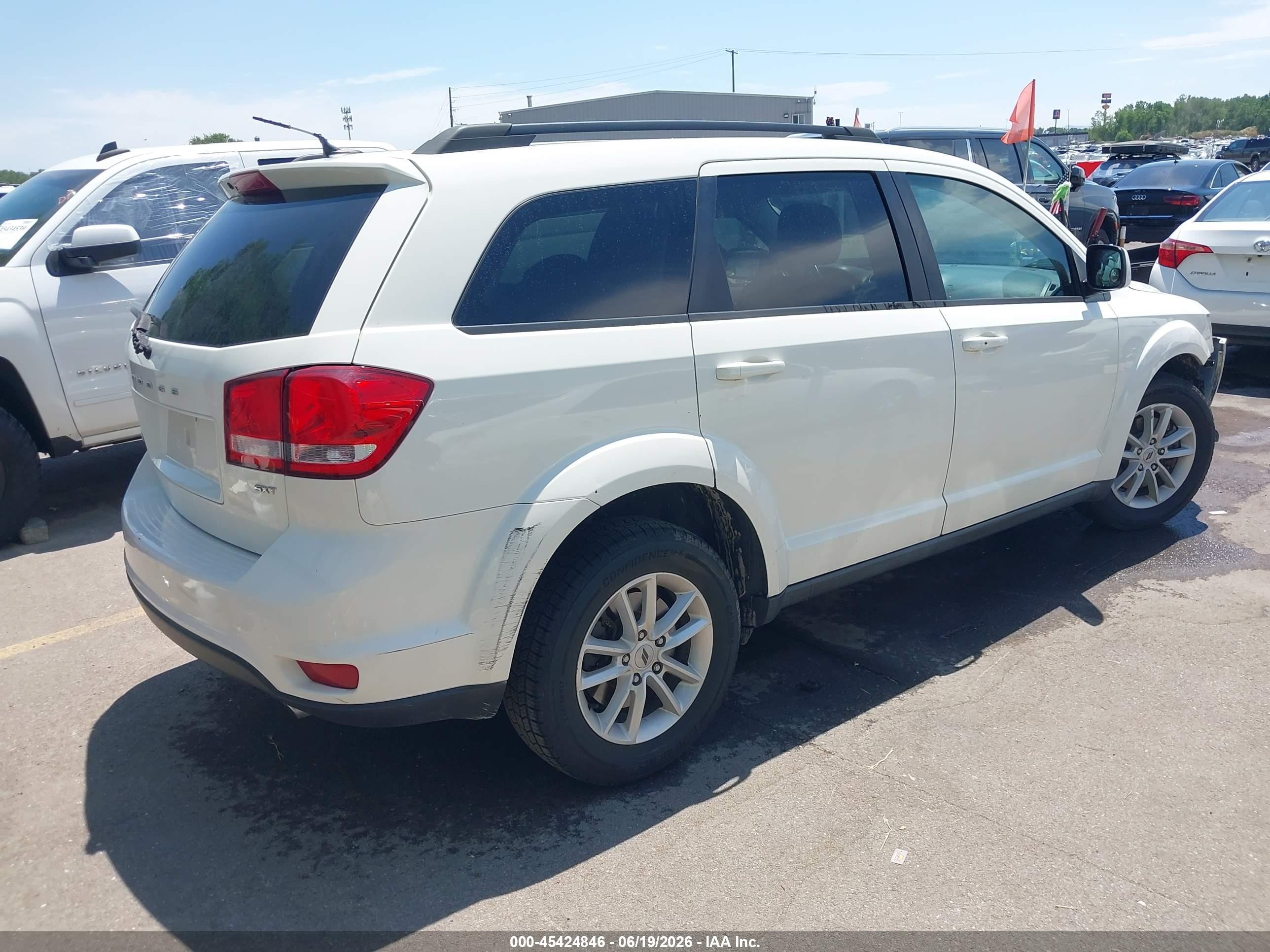 2014 Dodge Journey Sxt White vin: 3C4PDCBG8ET106723