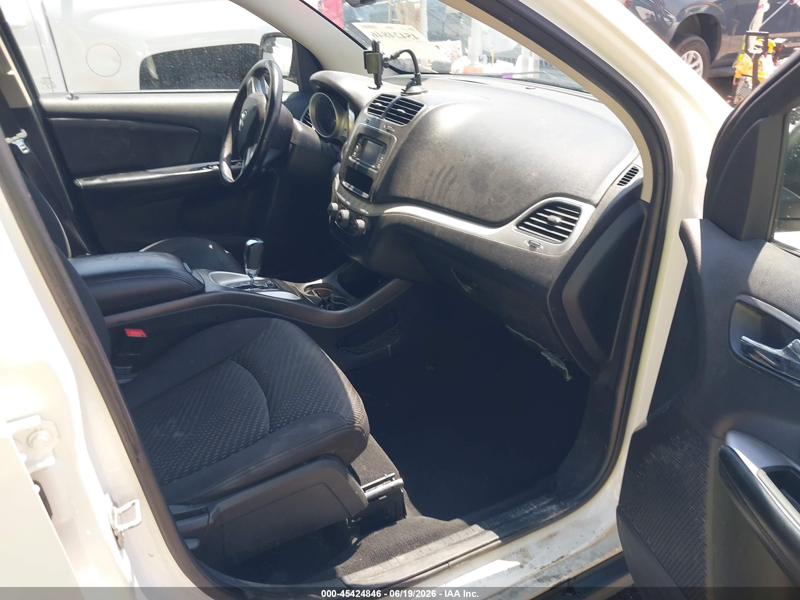 2014 Dodge Journey Sxt White vin: 3C4PDCBG8ET106723