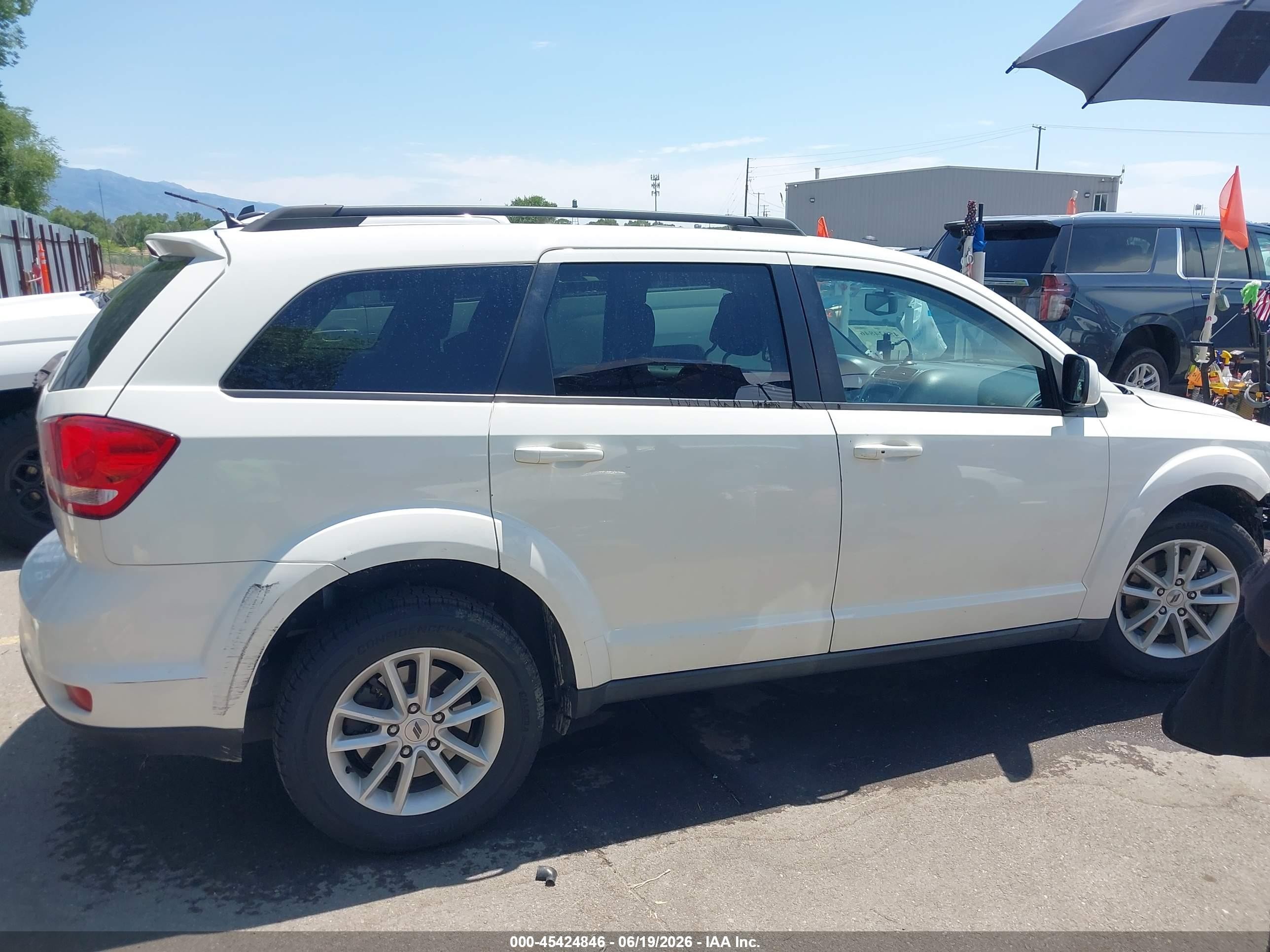 2014 Dodge Journey Sxt White vin: 3C4PDCBG8ET106723