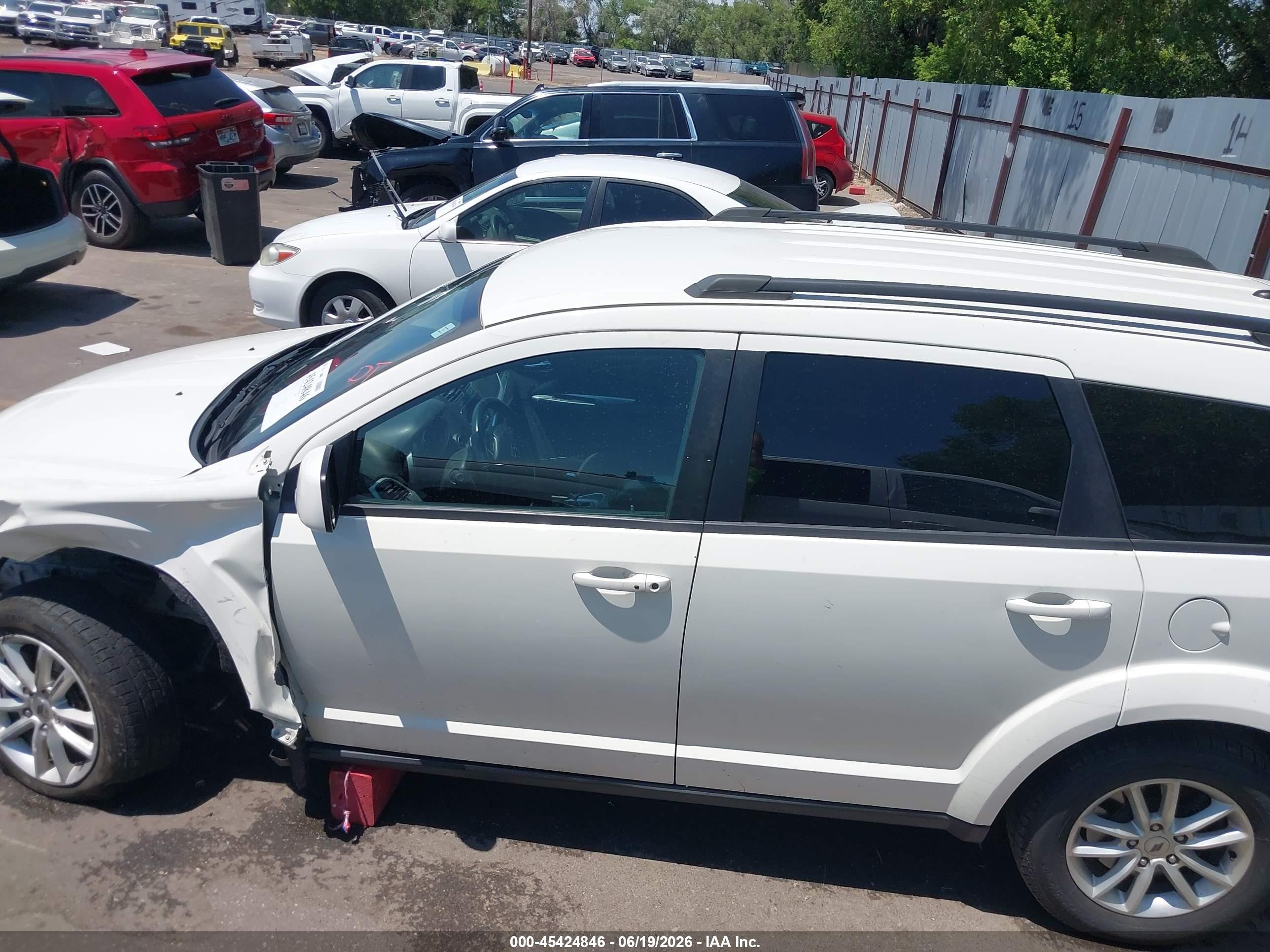 2014 Dodge Journey Sxt White vin: 3C4PDCBG8ET106723