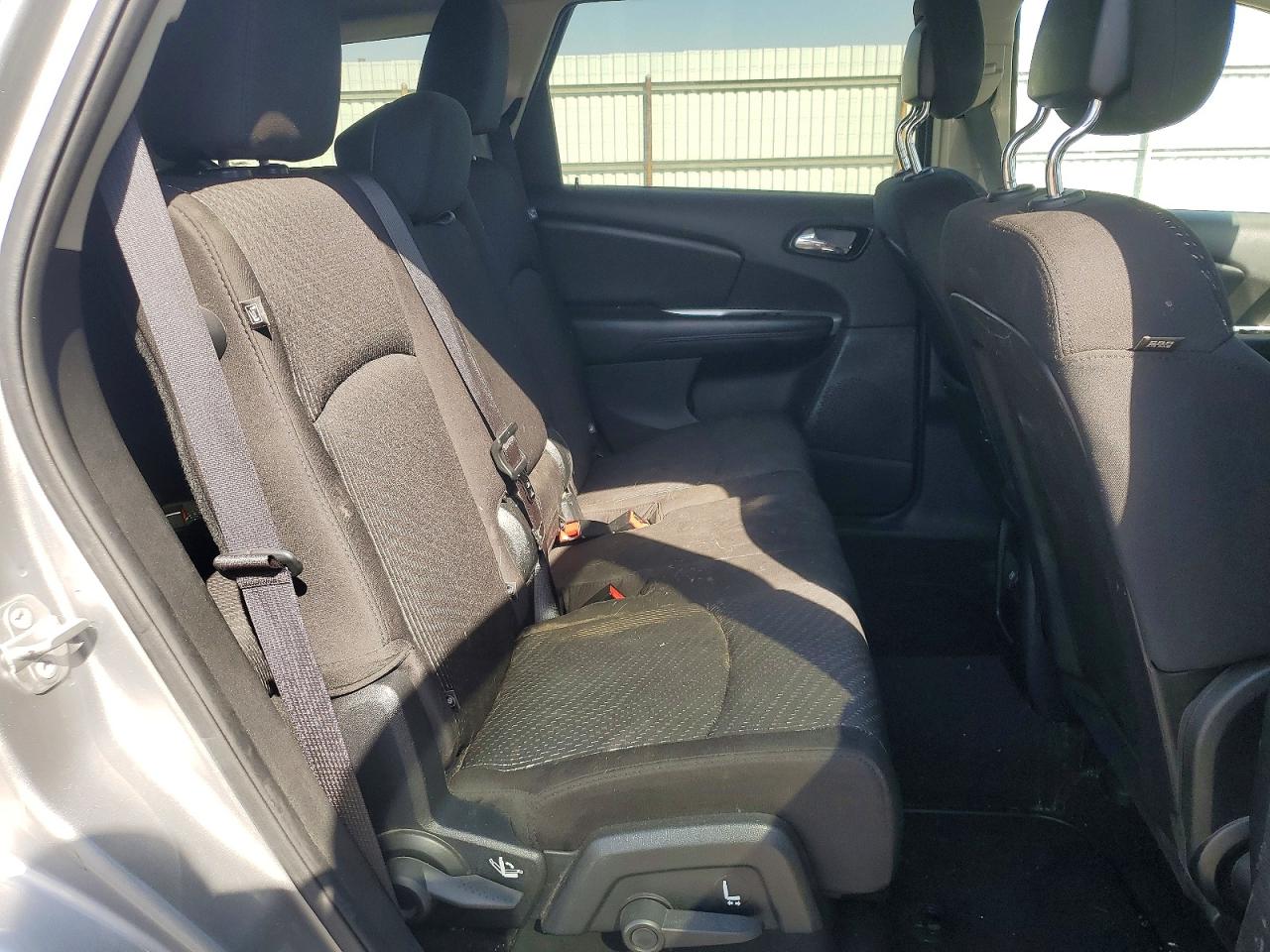 2015 Dodge Journey Sxt Silver vin: 3C4PDCBG8FT649460