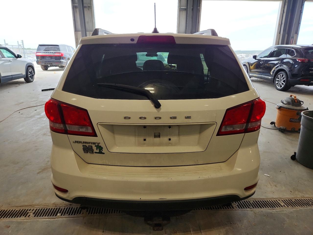 2012 Dodge Journey Sxt White vin: 3C4PDCBG9CT180634