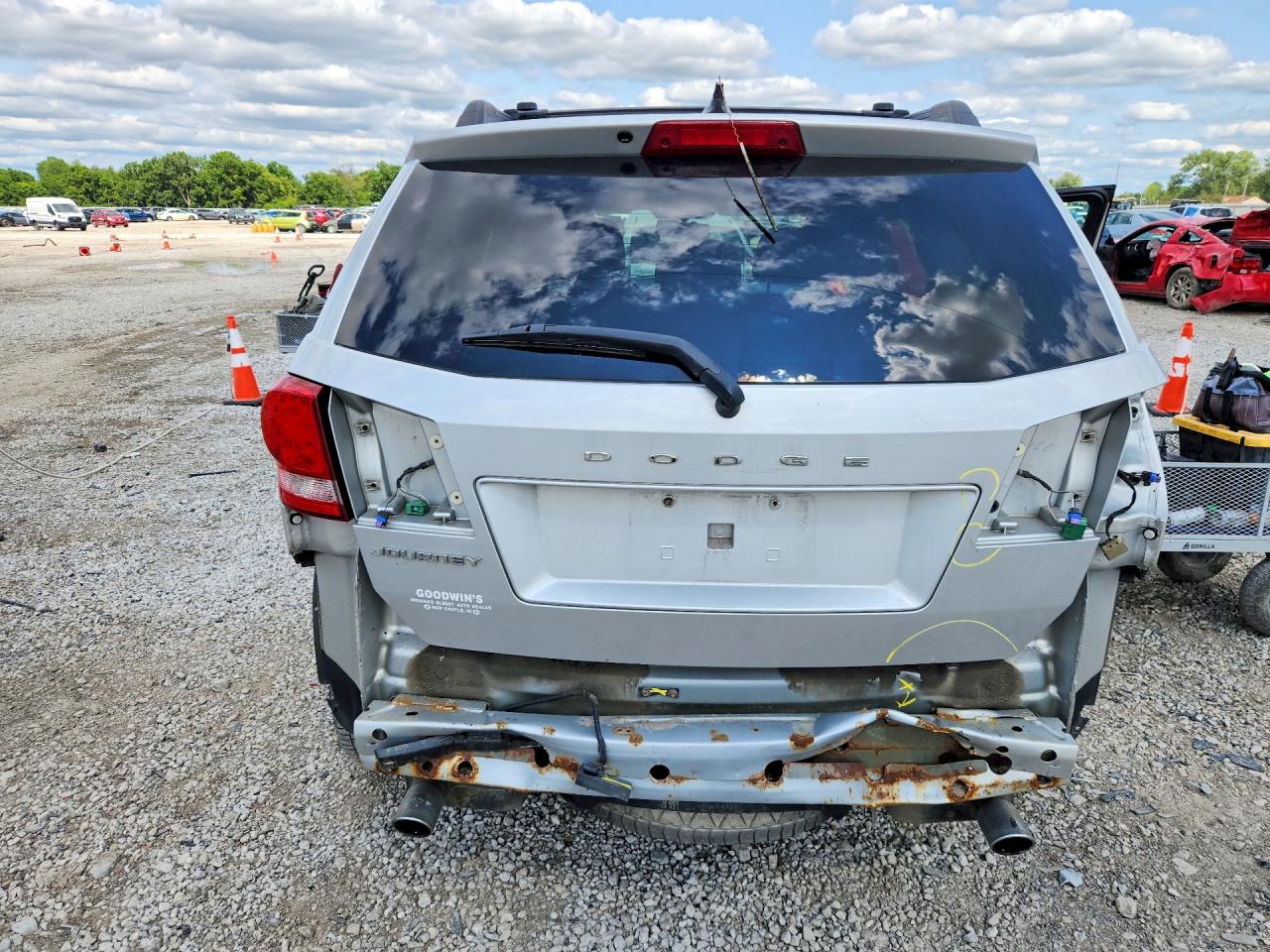 2013 Dodge Journey Sxt Silver vin: 3C4PDCBG9DT677071