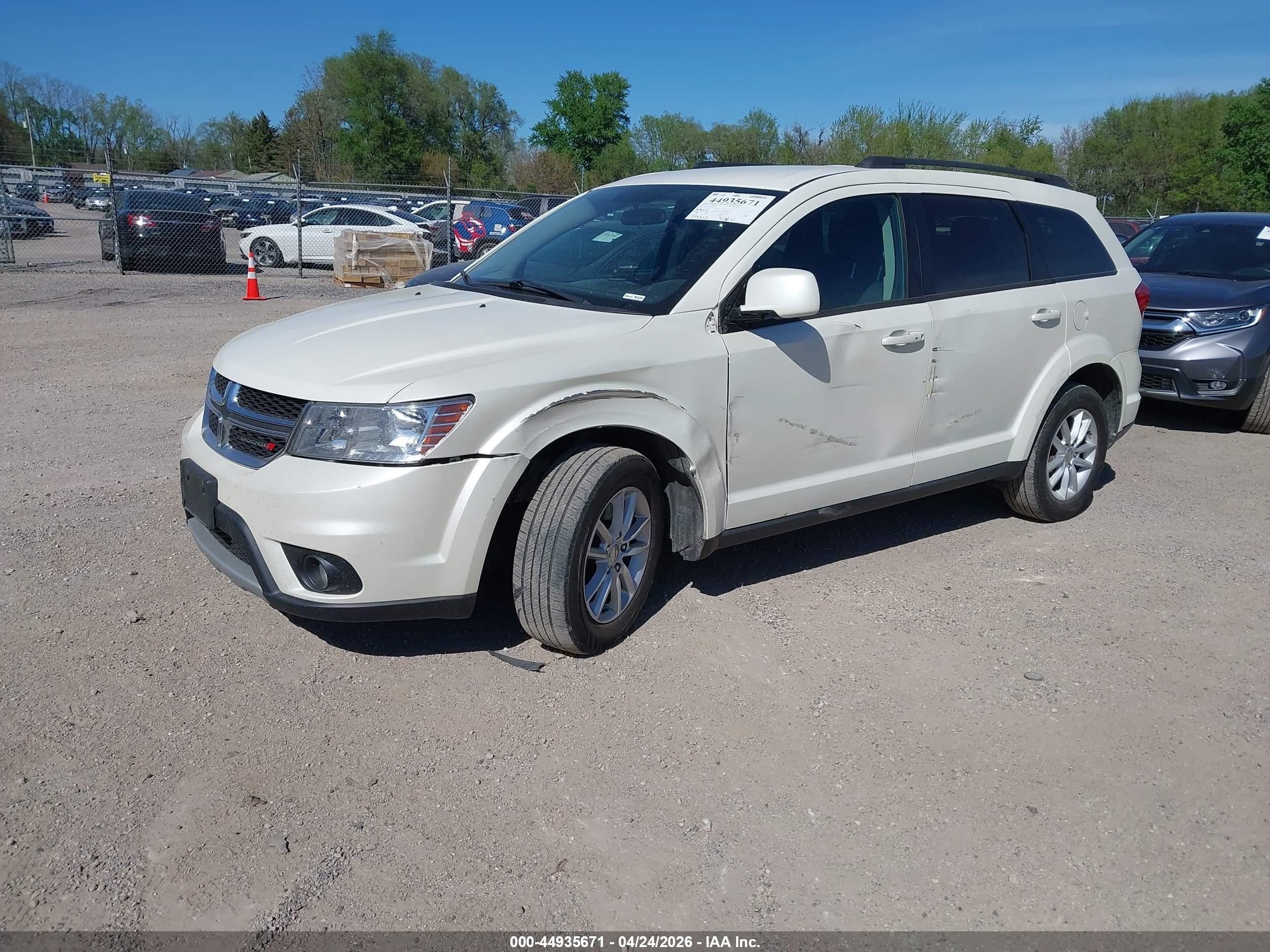 2014 Dodge Journey Sxt White vin: 3C4PDCBG9ET112207