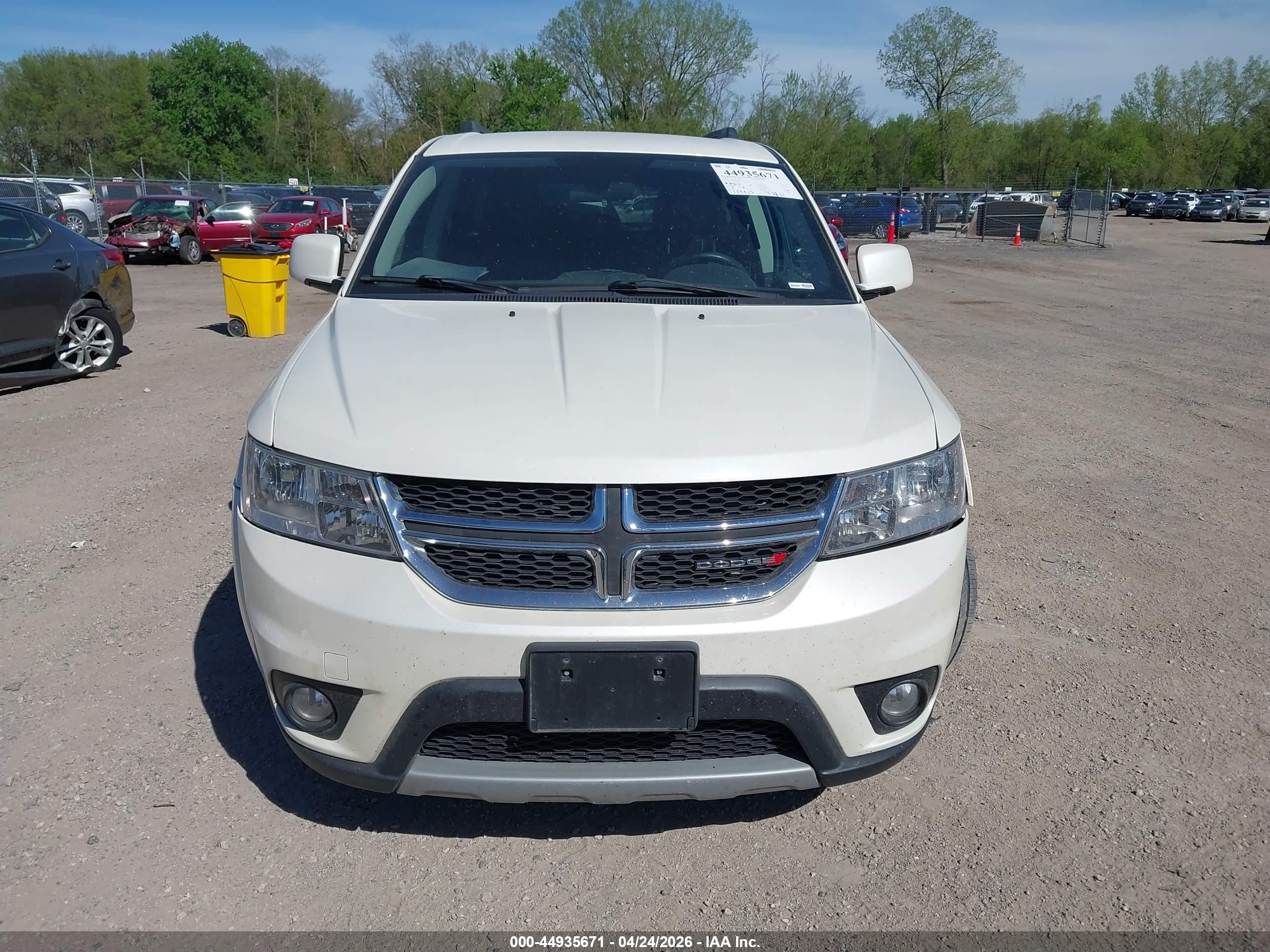 2014 Dodge Journey Sxt White vin: 3C4PDCBG9ET112207