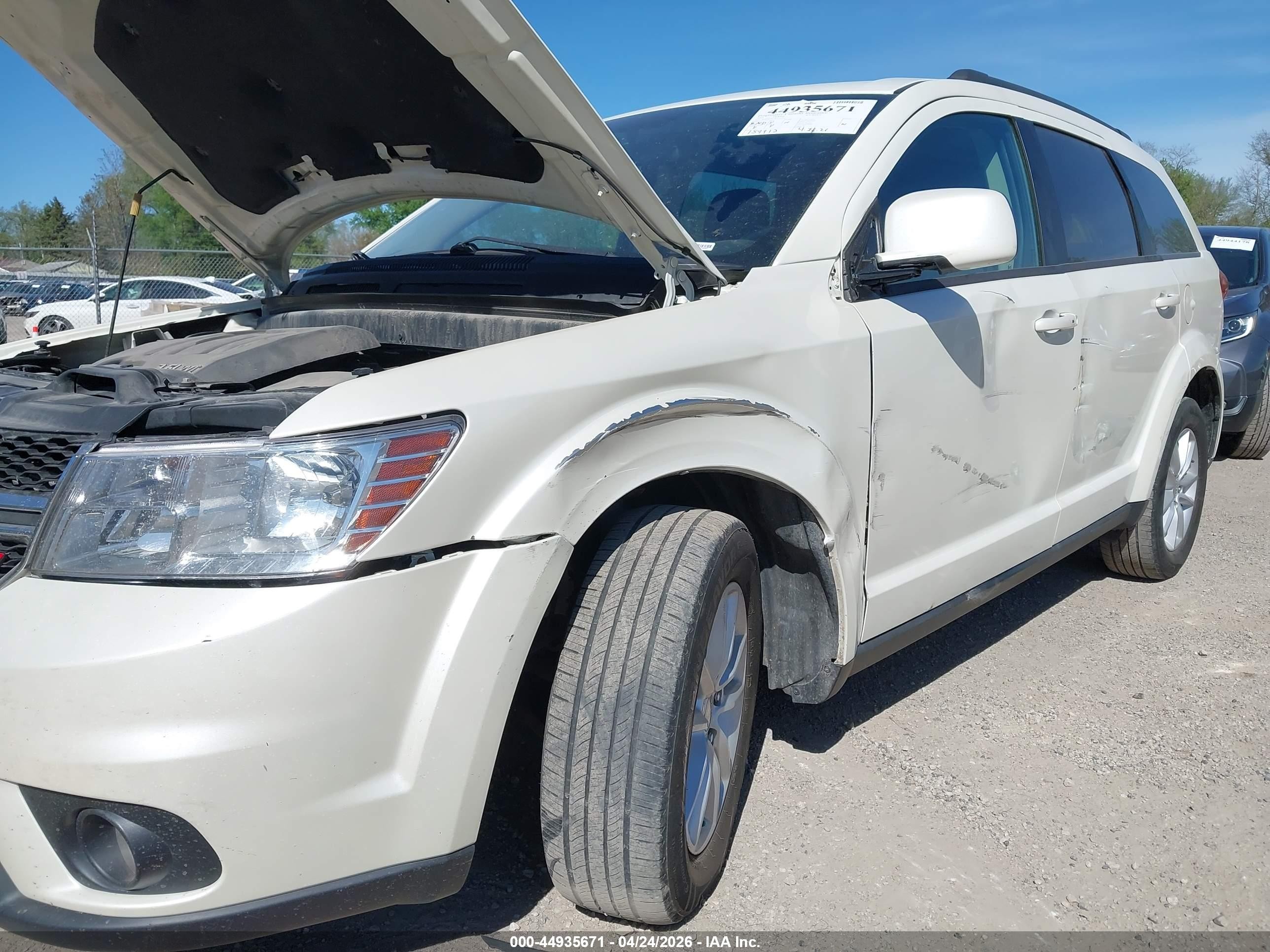 2014 Dodge Journey Sxt White vin: 3C4PDCBG9ET112207