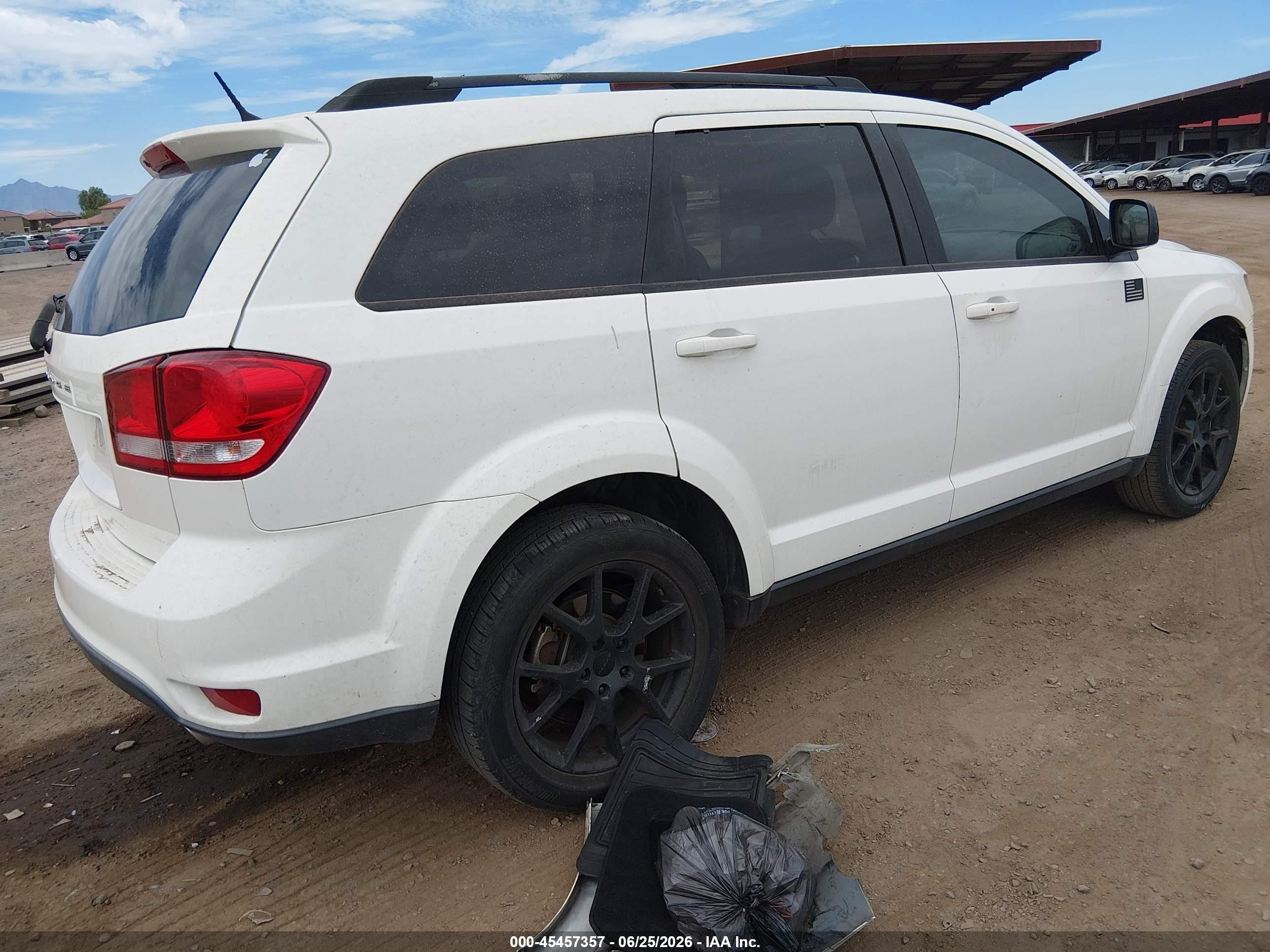 2014 Dodge Journey Sxt White vin: 3C4PDCBGXET182301
