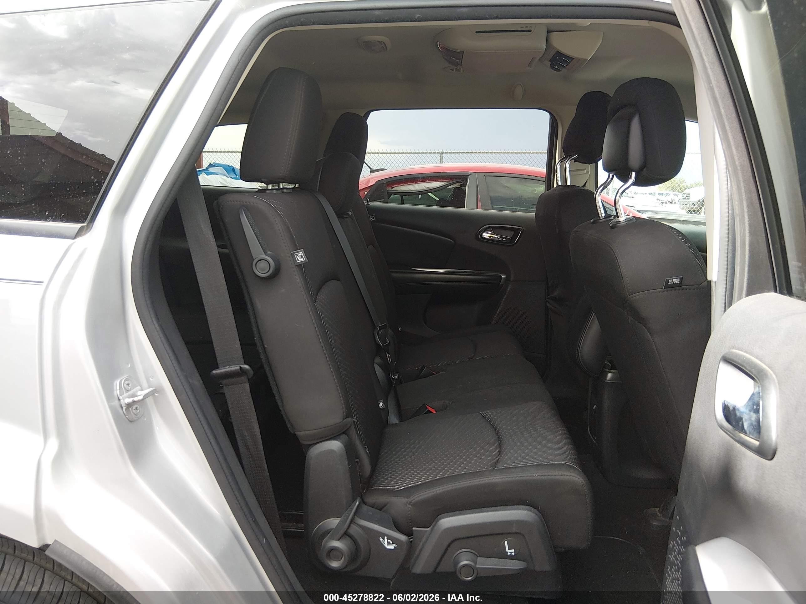 2014 Dodge Journey Sxt Silver vin: 3C4PDCBGXET244537