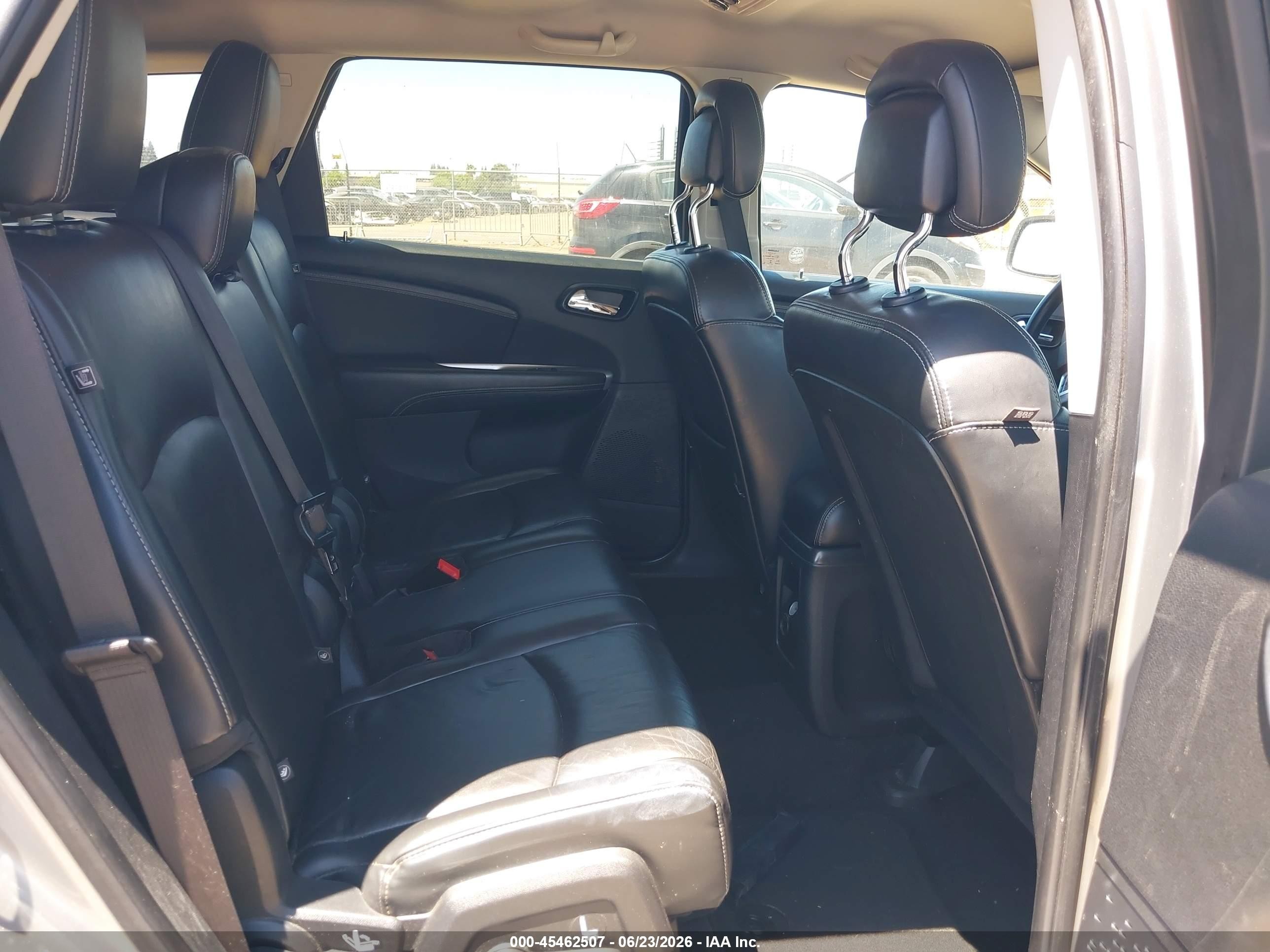 2015 Dodge Journey Sxt Silver vin: 3C4PDCBGXFT699650