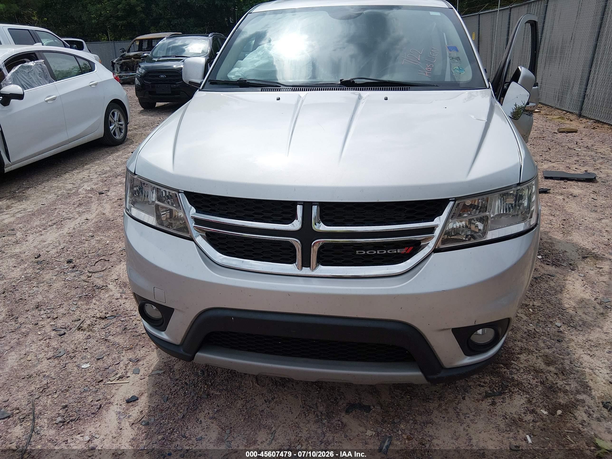 2014 Dodge Journey Sxt Silver vin: 3C4PDCCG7ET122507