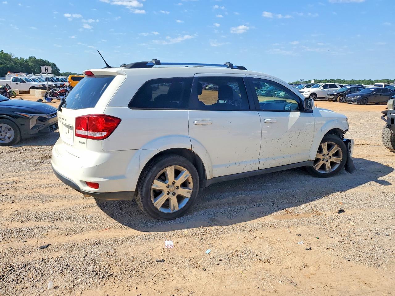 2012 Dodge Journey Sxt White vin: 3C4PDCCG8CT188125