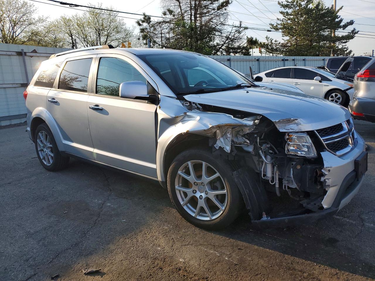 2014 Dodge Journey Limited Silver vin: 3C4PDCDG0ET182711