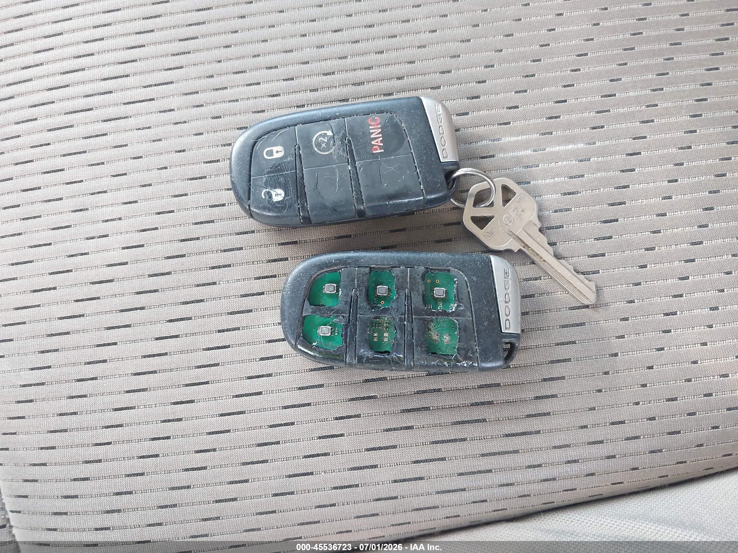 2012 Dodge Journey Crew Silver vin: 3C4PDCDG3CT152728
