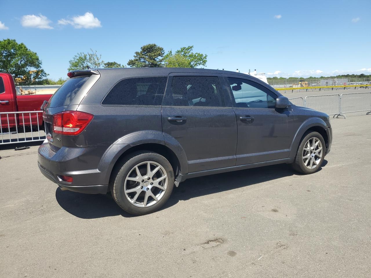 2015 Dodge Journey R Gray vin: 3C4PDCEG3FT686783 Damage: Right Front Tire, Worn, Replacement Required