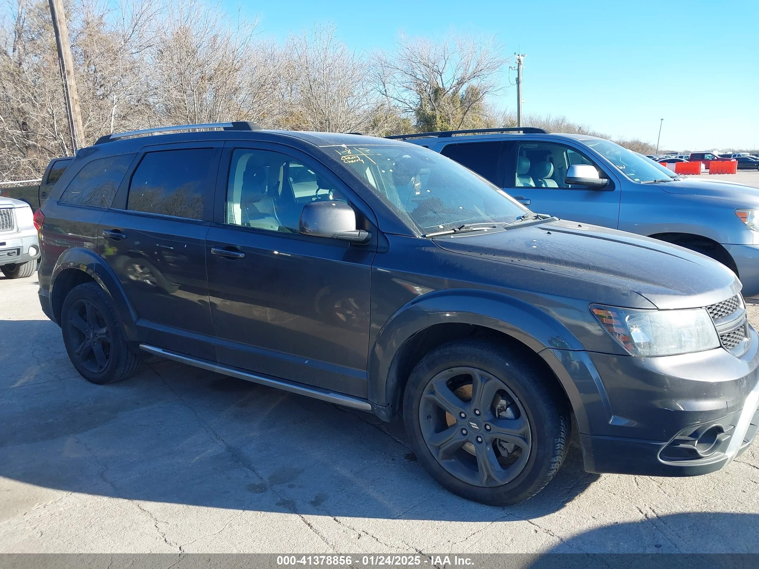 2019 Dodge Journey Crossroad Gray vin: 3C4PDCGB1KT875380