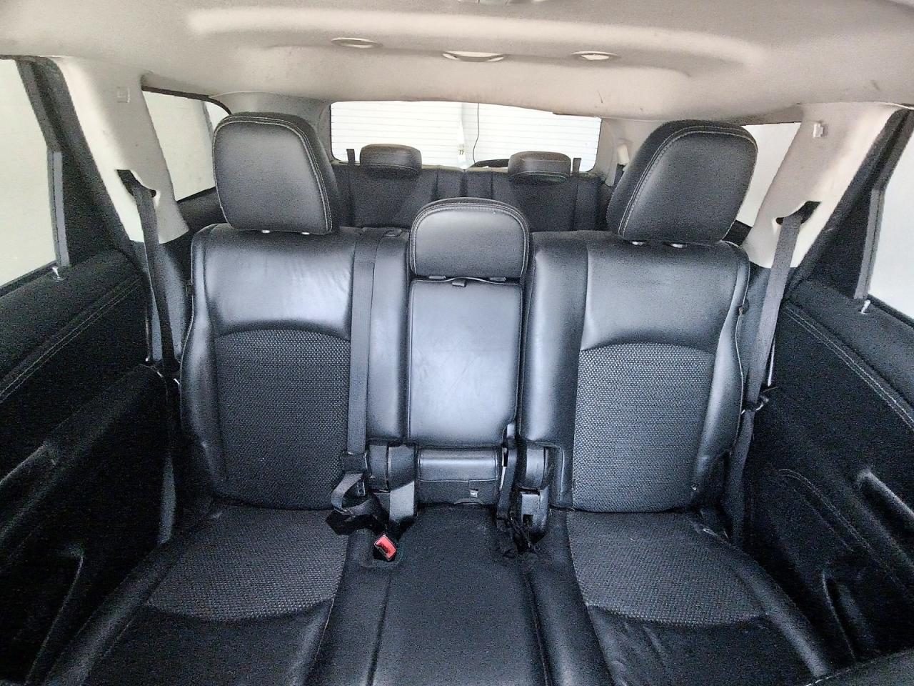 2017 Dodge Journey Crossroad Silver vin: 3C4PDCGB2HT524504