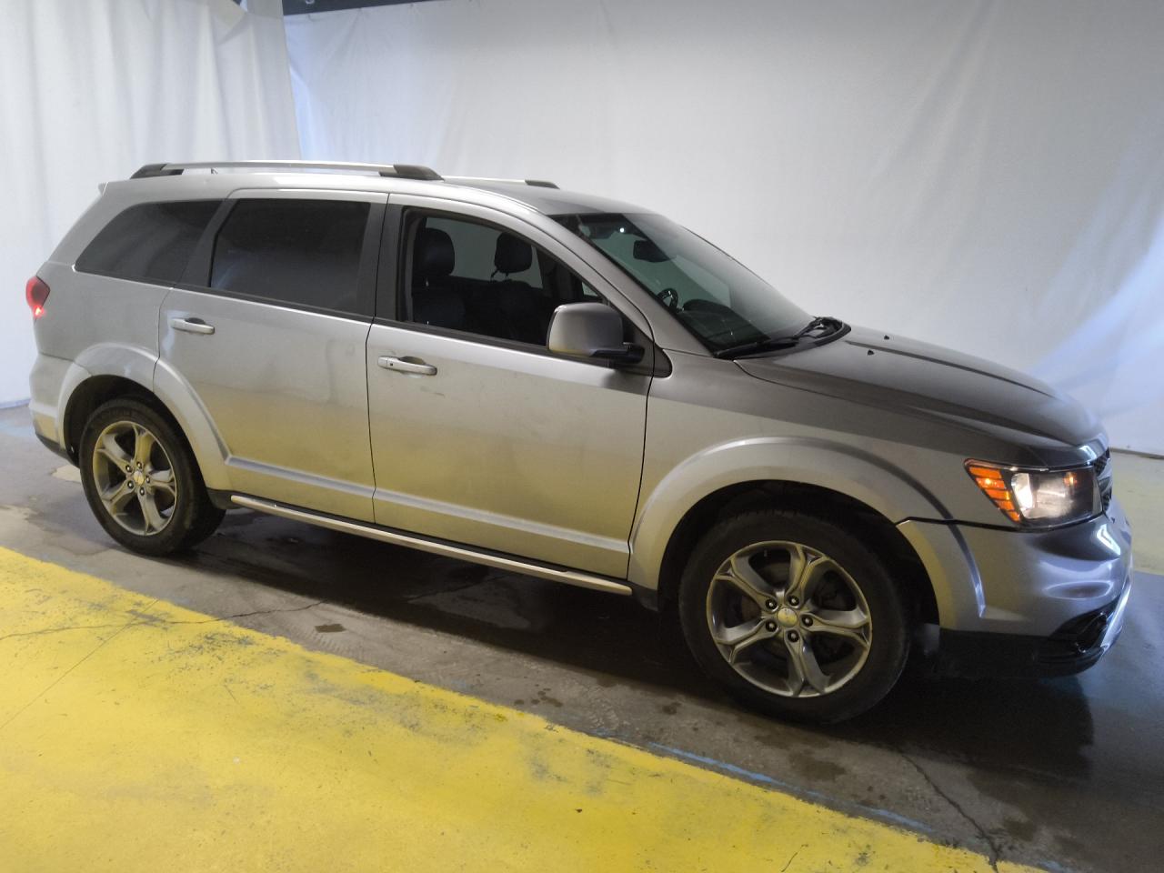2017 Dodge Journey Crossroad Silver vin: 3C4PDCGB2HT524504 Damage: Right Front Window, Missing, Replacement Required