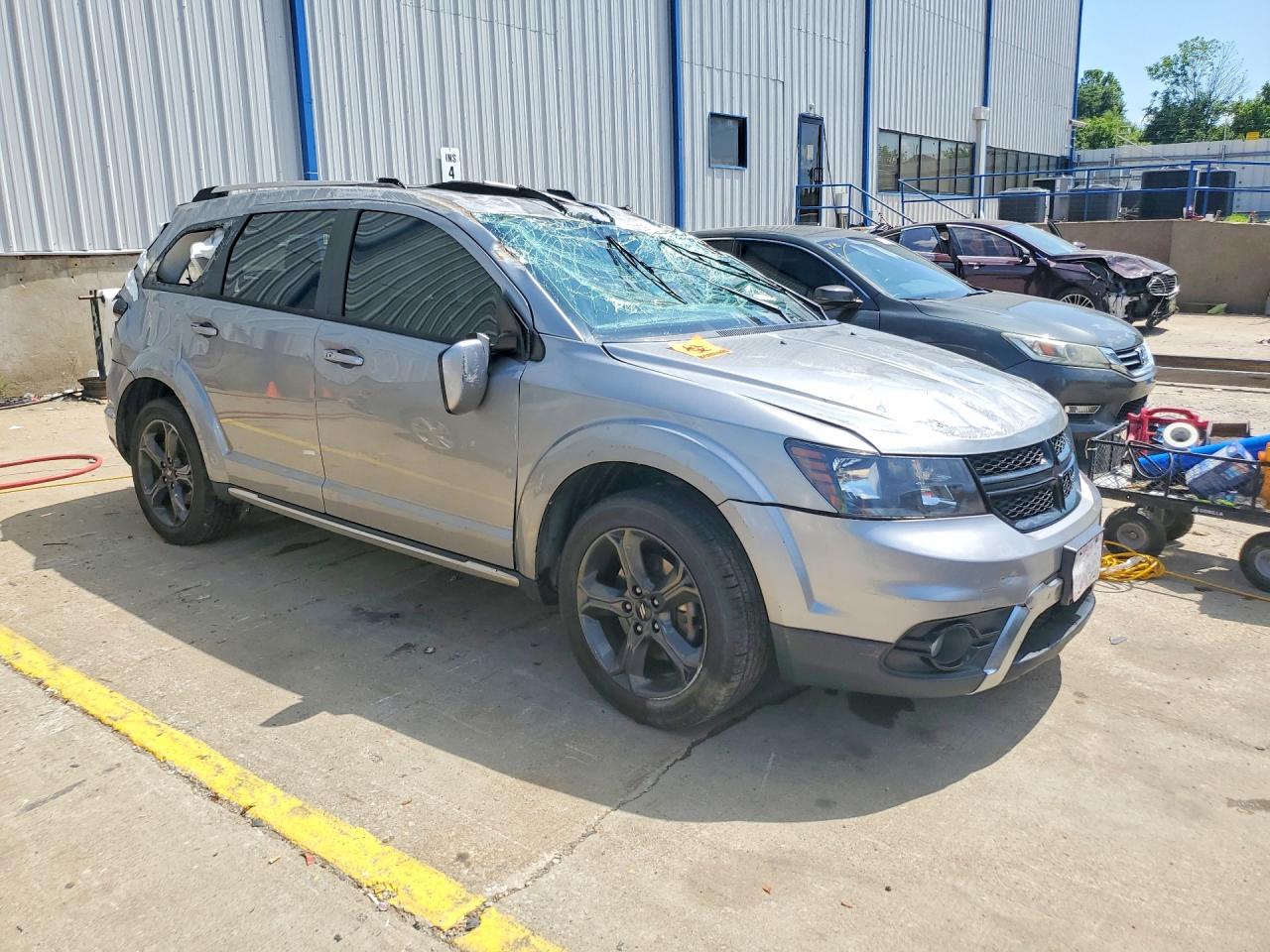 2020 Dodge Journey Crossroad Silver vin: 3C4PDCGB3LT201331