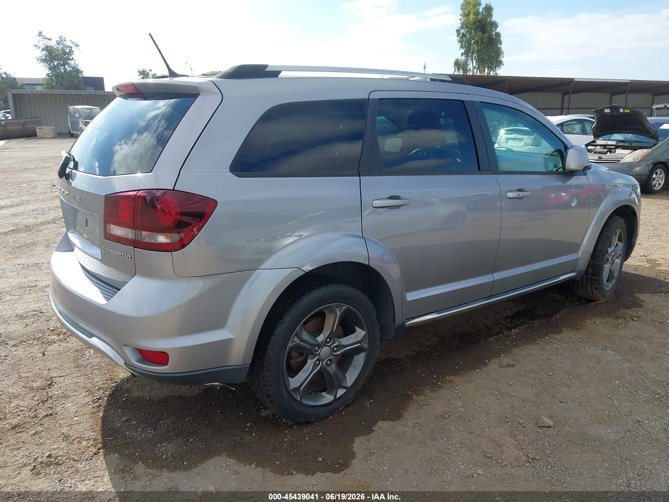 2015 Dodge Journey Crossroad Серебряный vin: 3C4PDCGB5FT752655