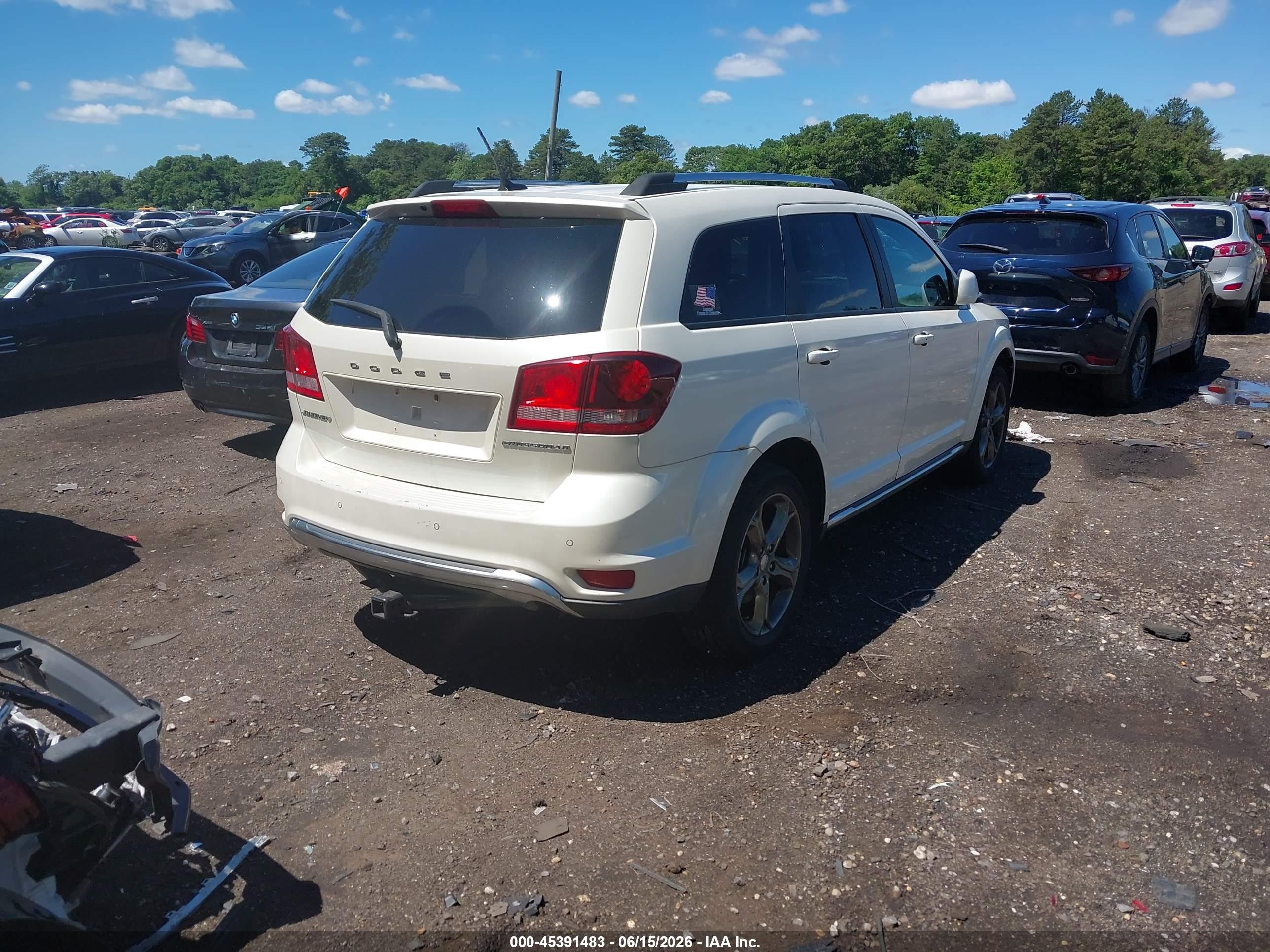 2015 Dodge Journey Crossroad White vin: 3C4PDCGBXFT566027