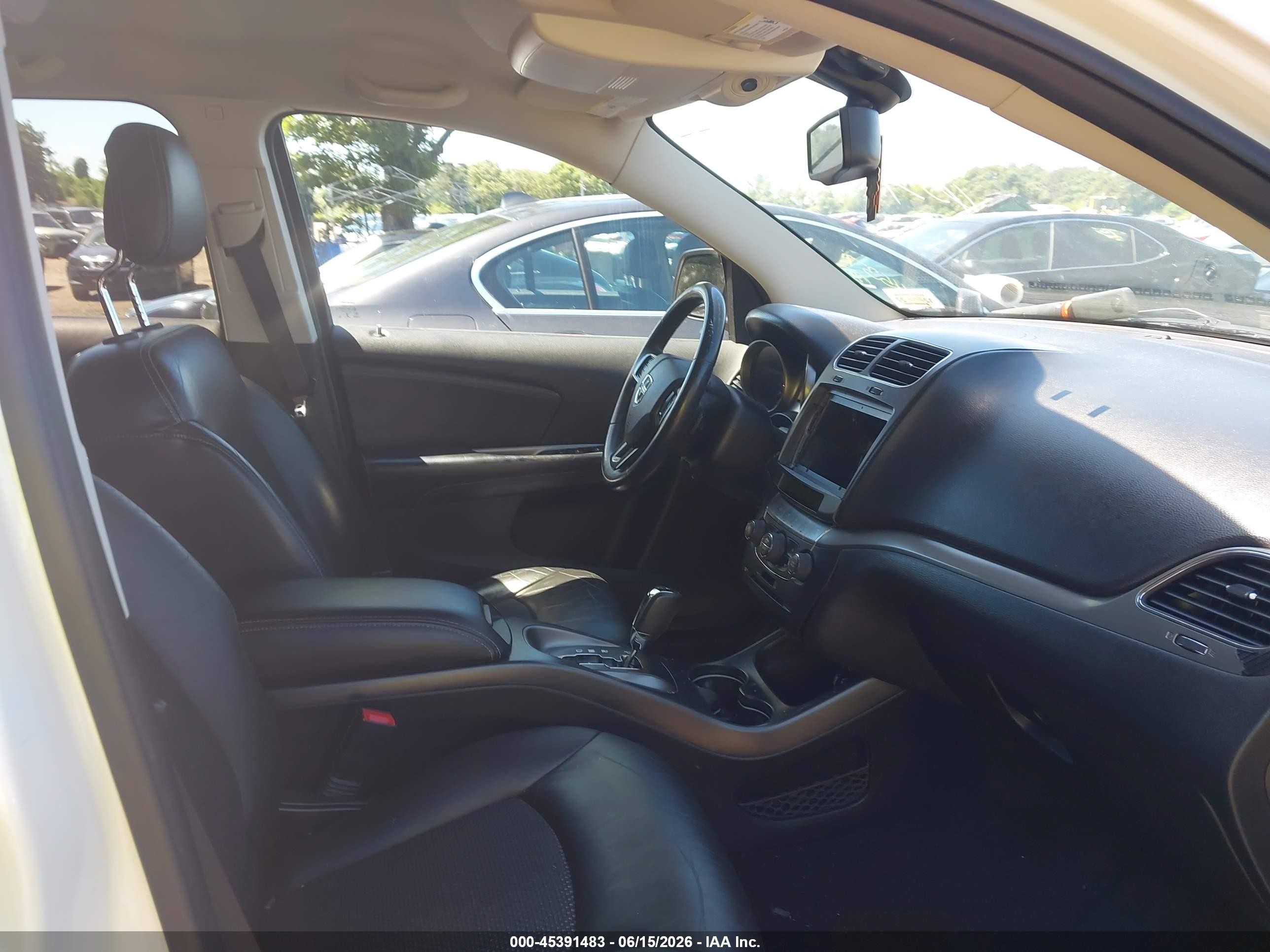 2015 Dodge Journey Crossroad White vin: 3C4PDCGBXFT566027