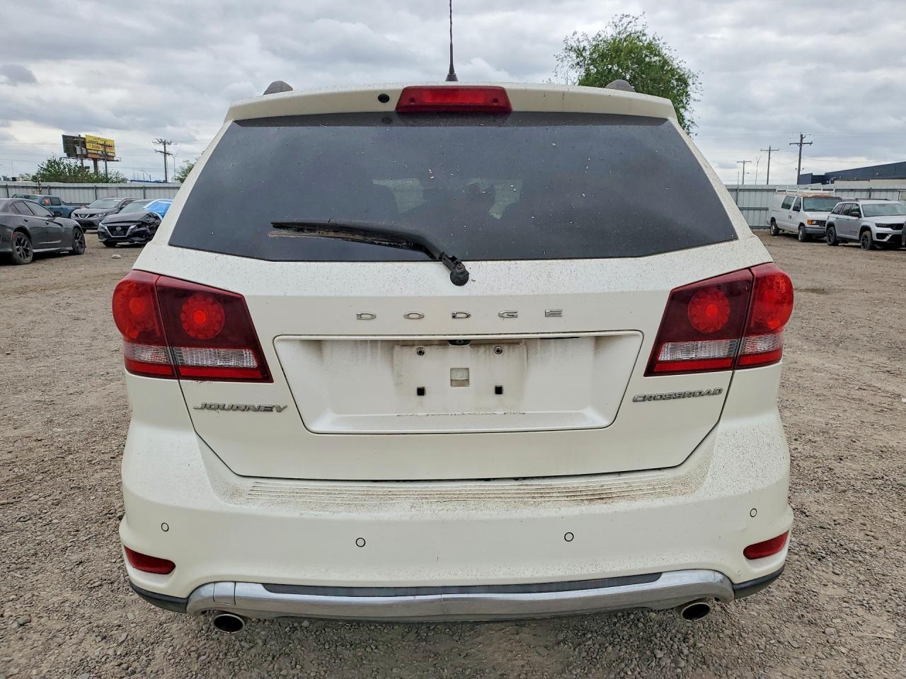 2016 Dodge Journey Crossroad Cream vin: 3C4PDCGG1GT250559