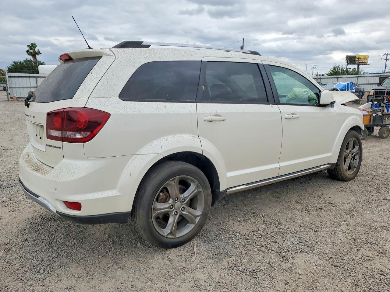 2016 Dodge Journey Crossroad Cream vin: 3C4PDCGG1GT250559