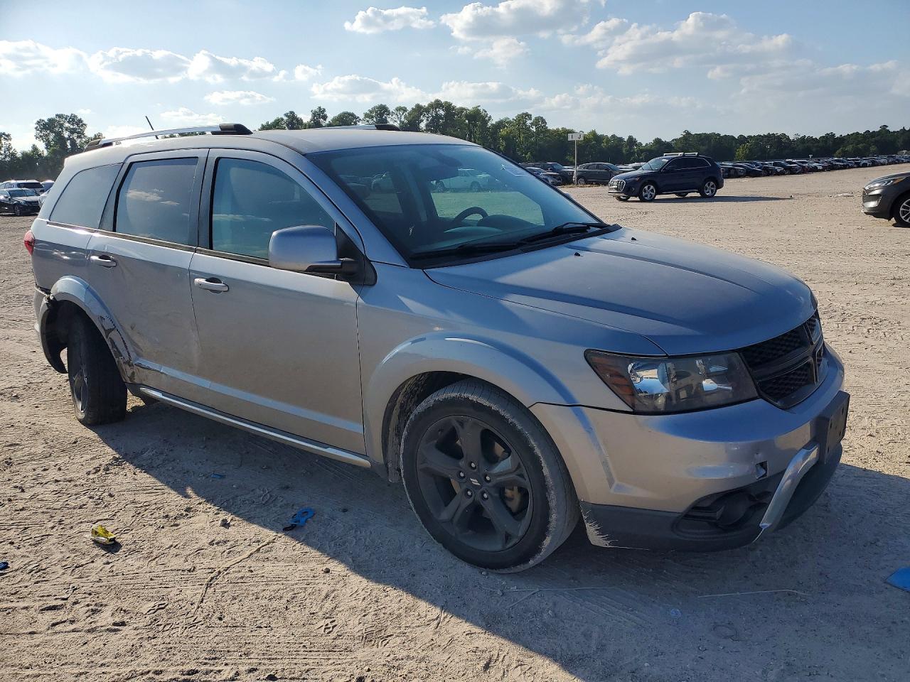 2018 Dodge Journey Crossroad Серебряный vin: 3C4PDCGG1JT378873