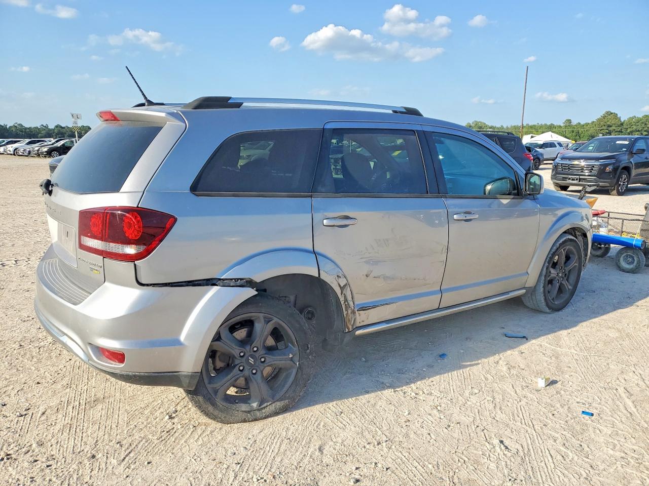 2018 Dodge Journey Crossroad Серебряный vin: 3C4PDCGG1JT378873