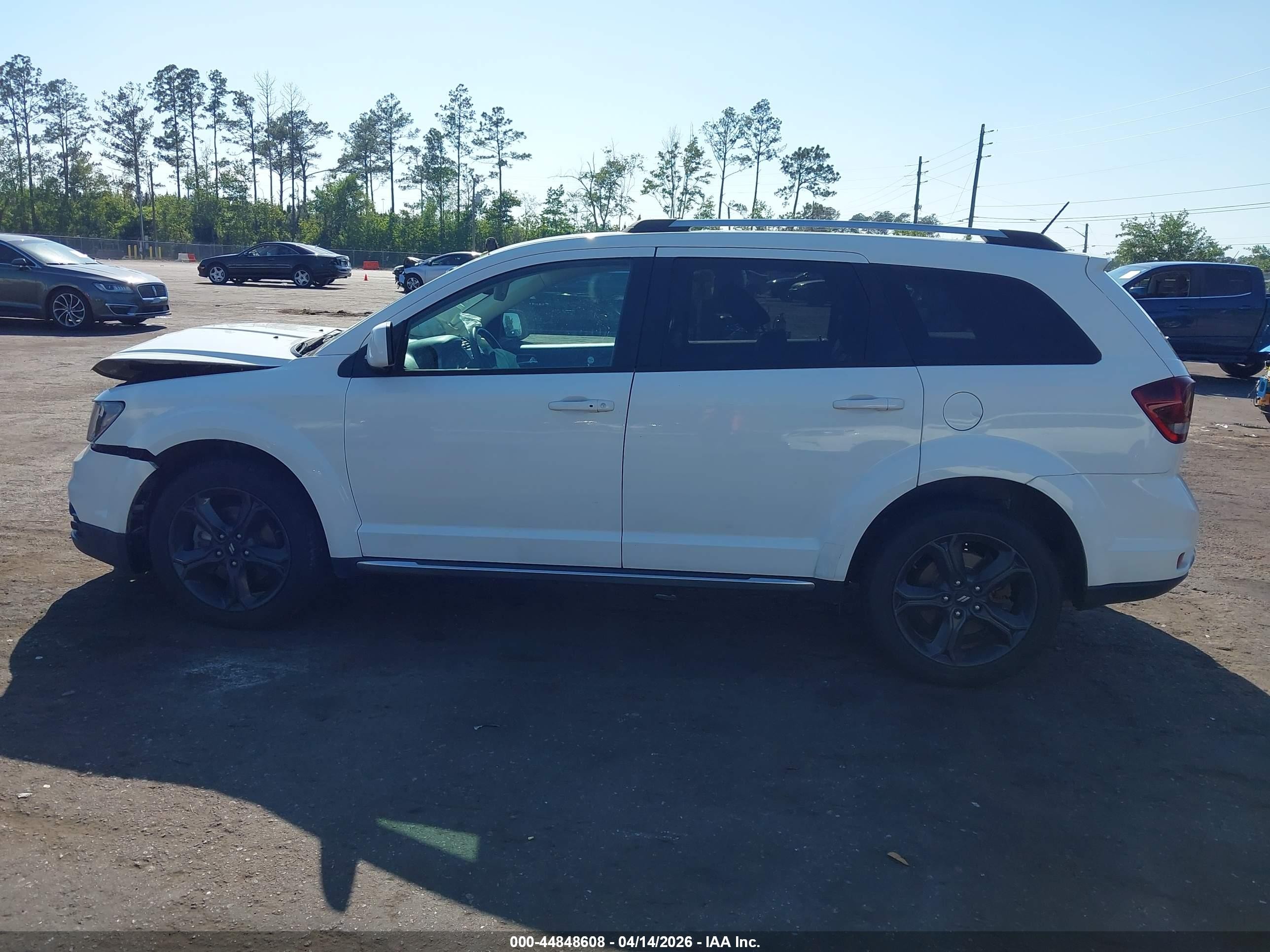 2018 Dodge Journey Crossroad White vin: 3C4PDCGG2JT216329