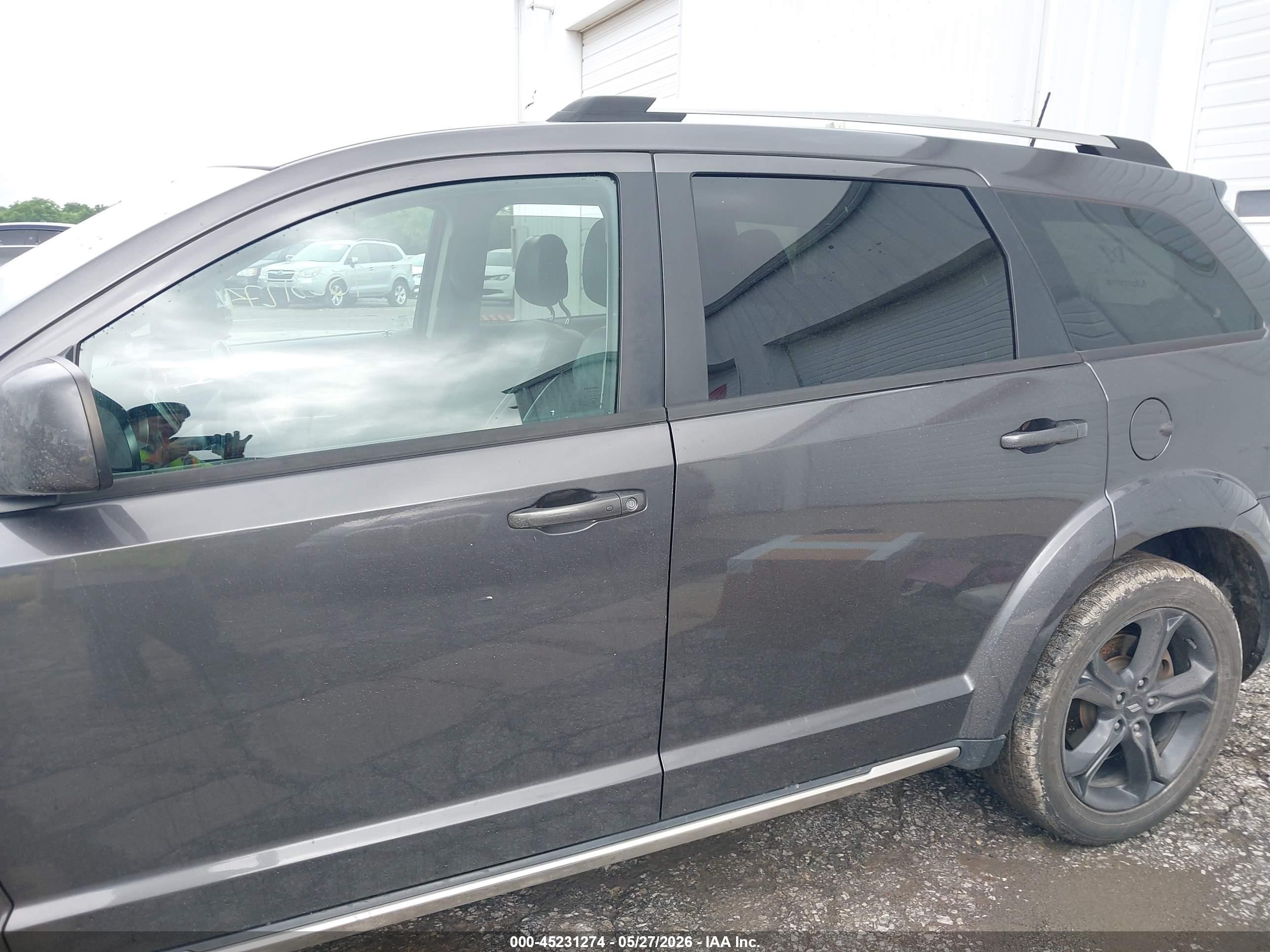 2019 Dodge Journey Crossroad Gray vin: 3C4PDCGG3KT778533