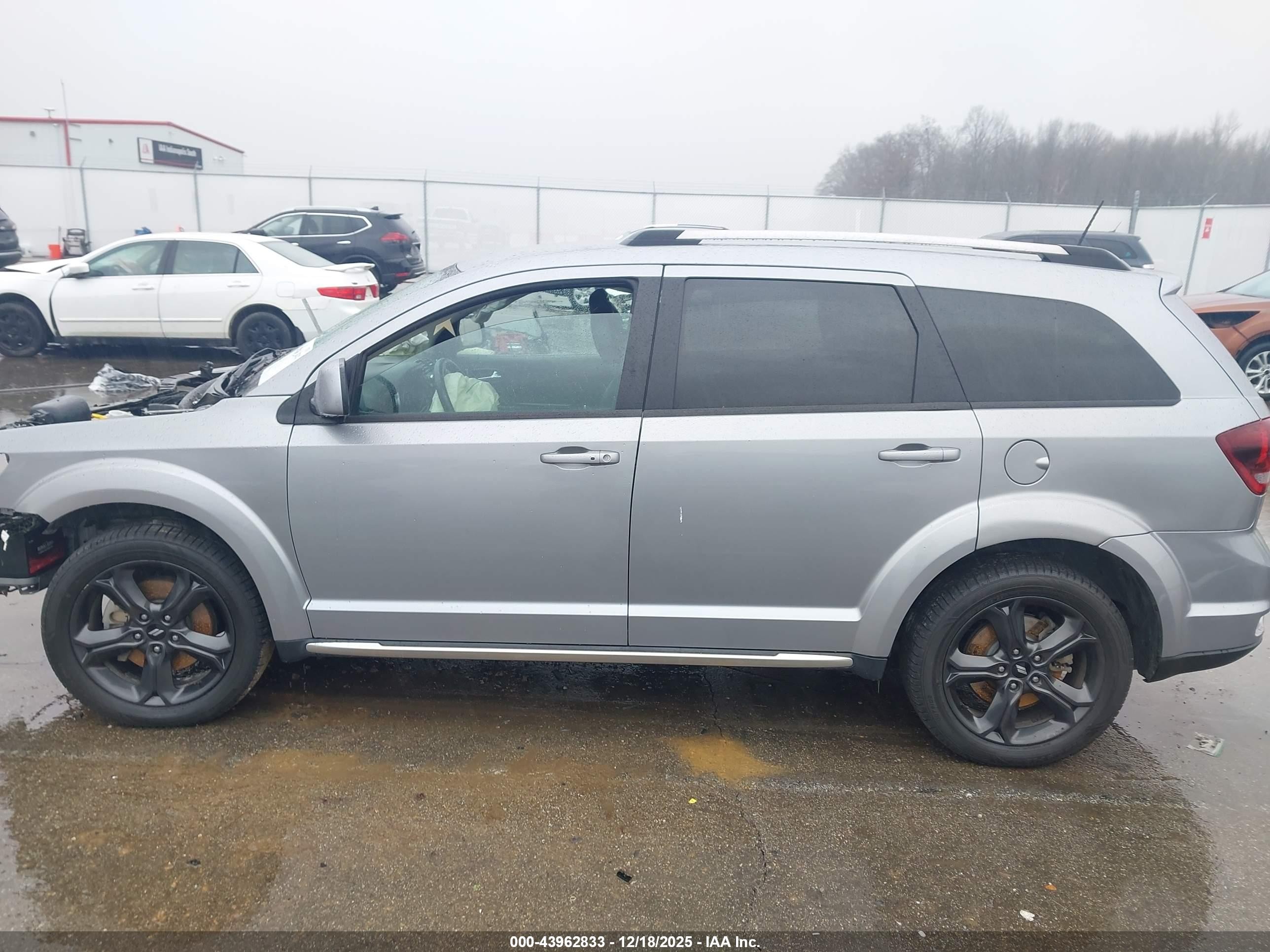 2018 Dodge Journey Crossroad Silver vin: 3C4PDCGG4JT475744